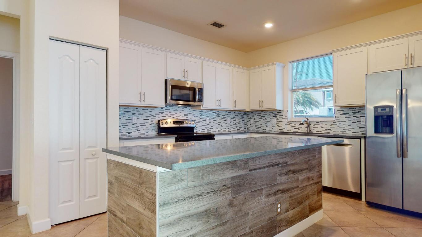12434 NW Stanis Lane