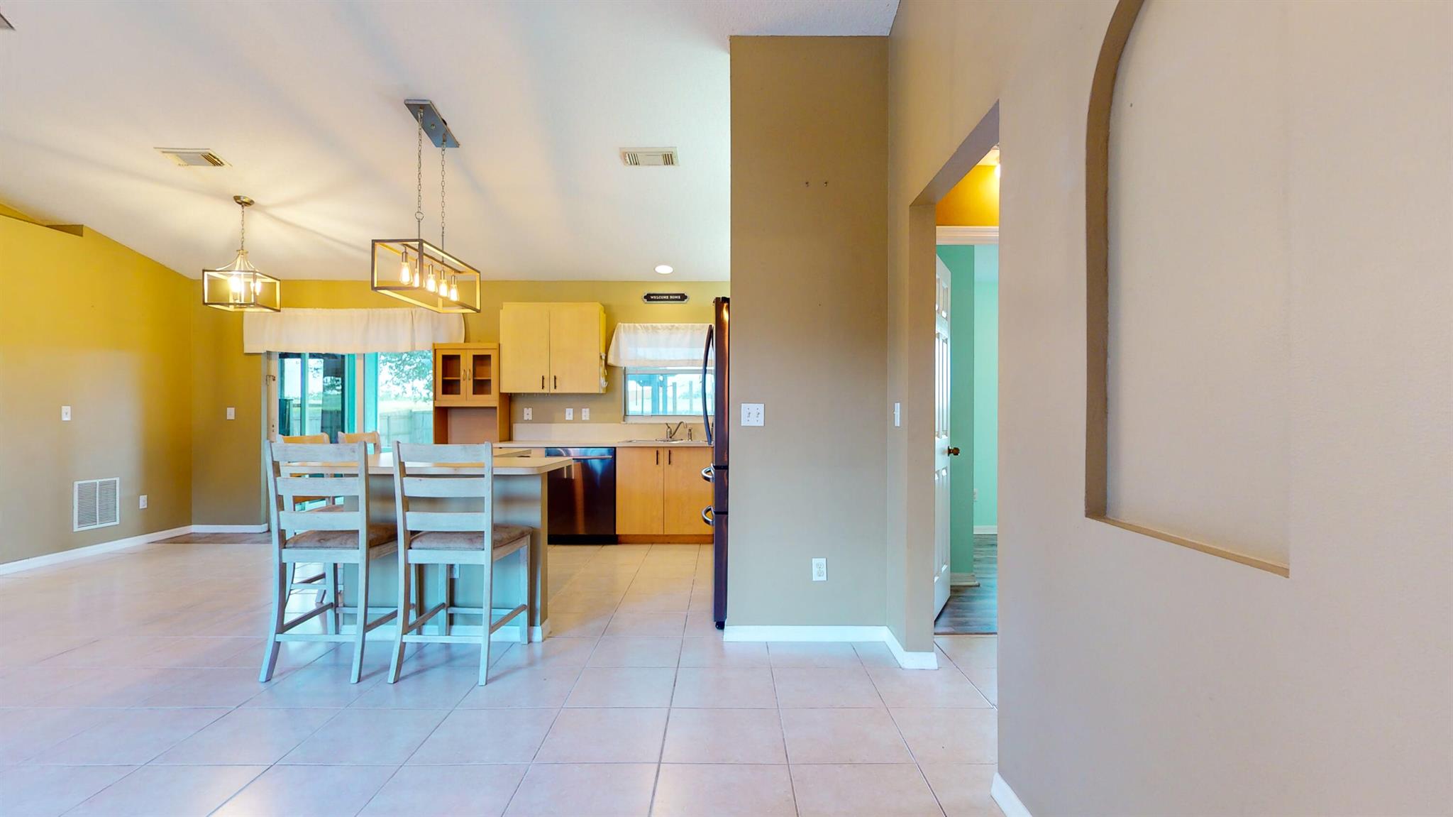 377 SW Kestor Drive