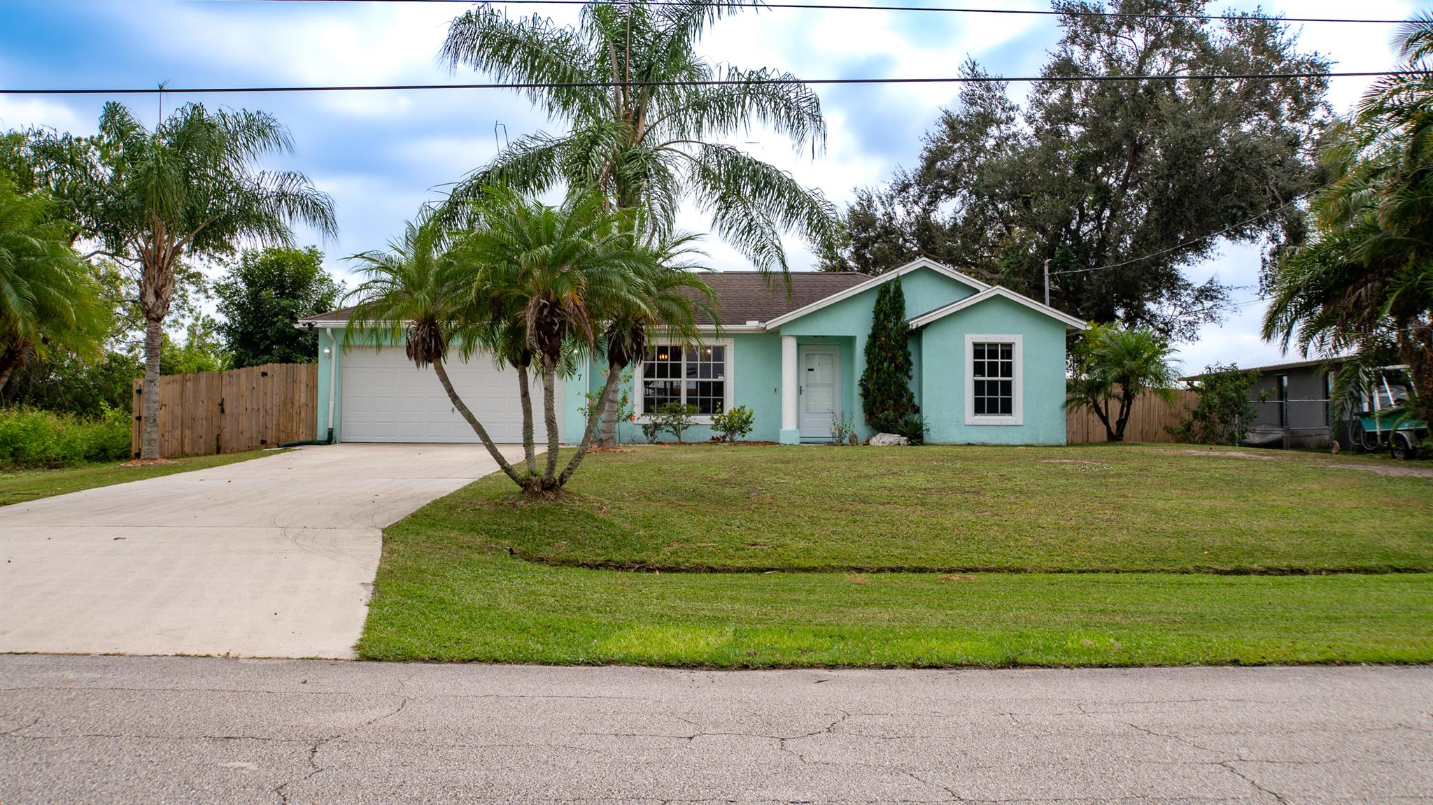 377 SW Kestor Drive