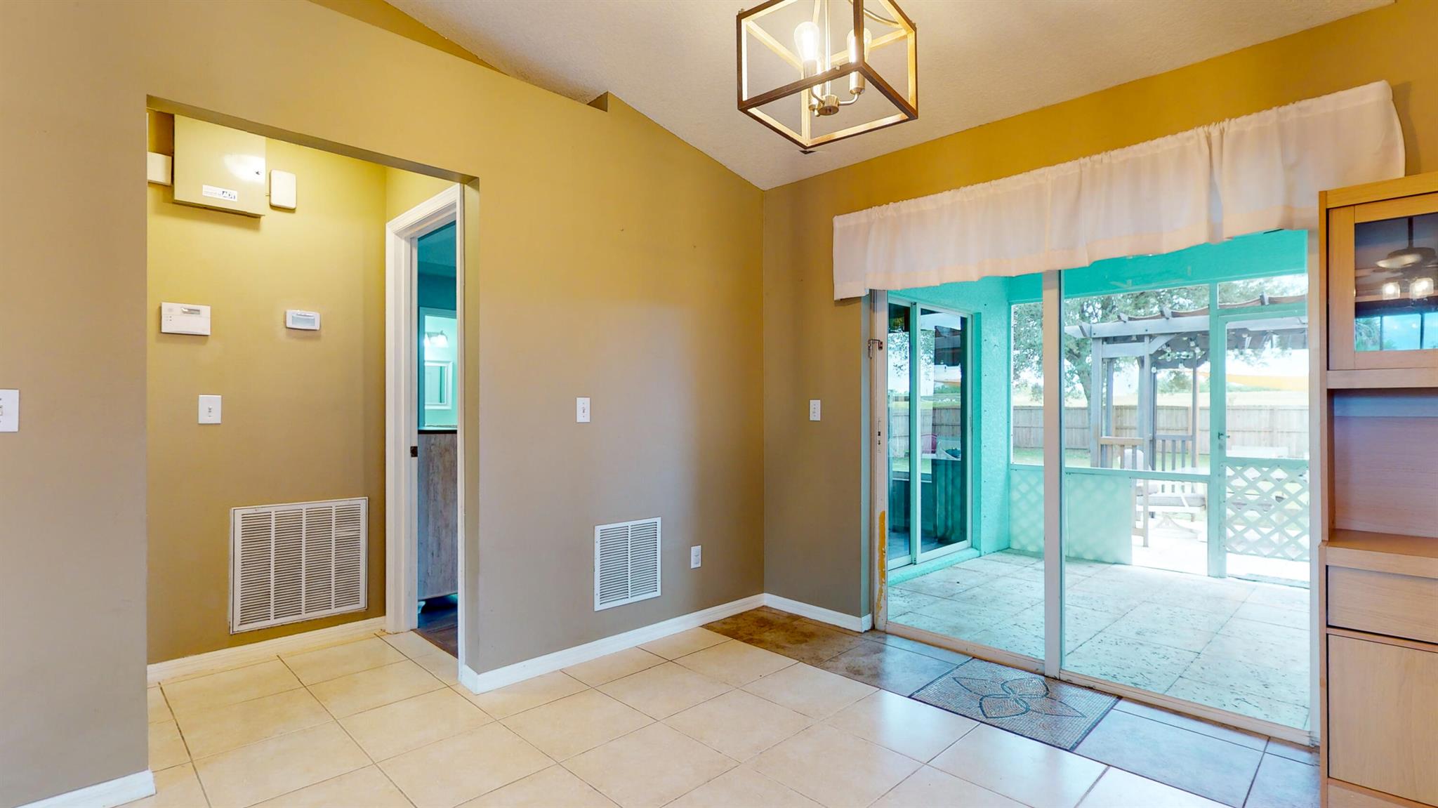 377 SW Kestor Drive