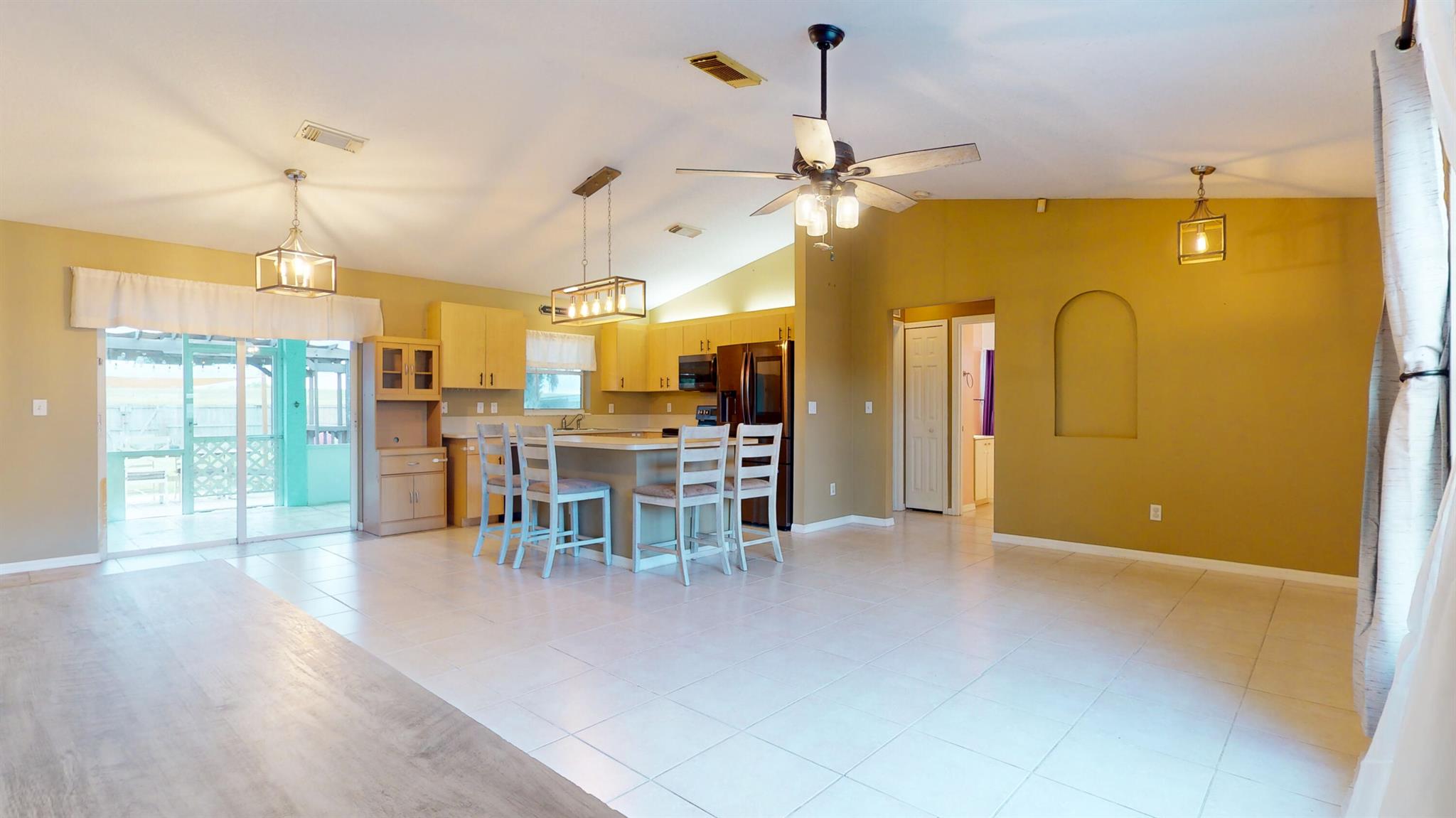 377 SW Kestor Drive