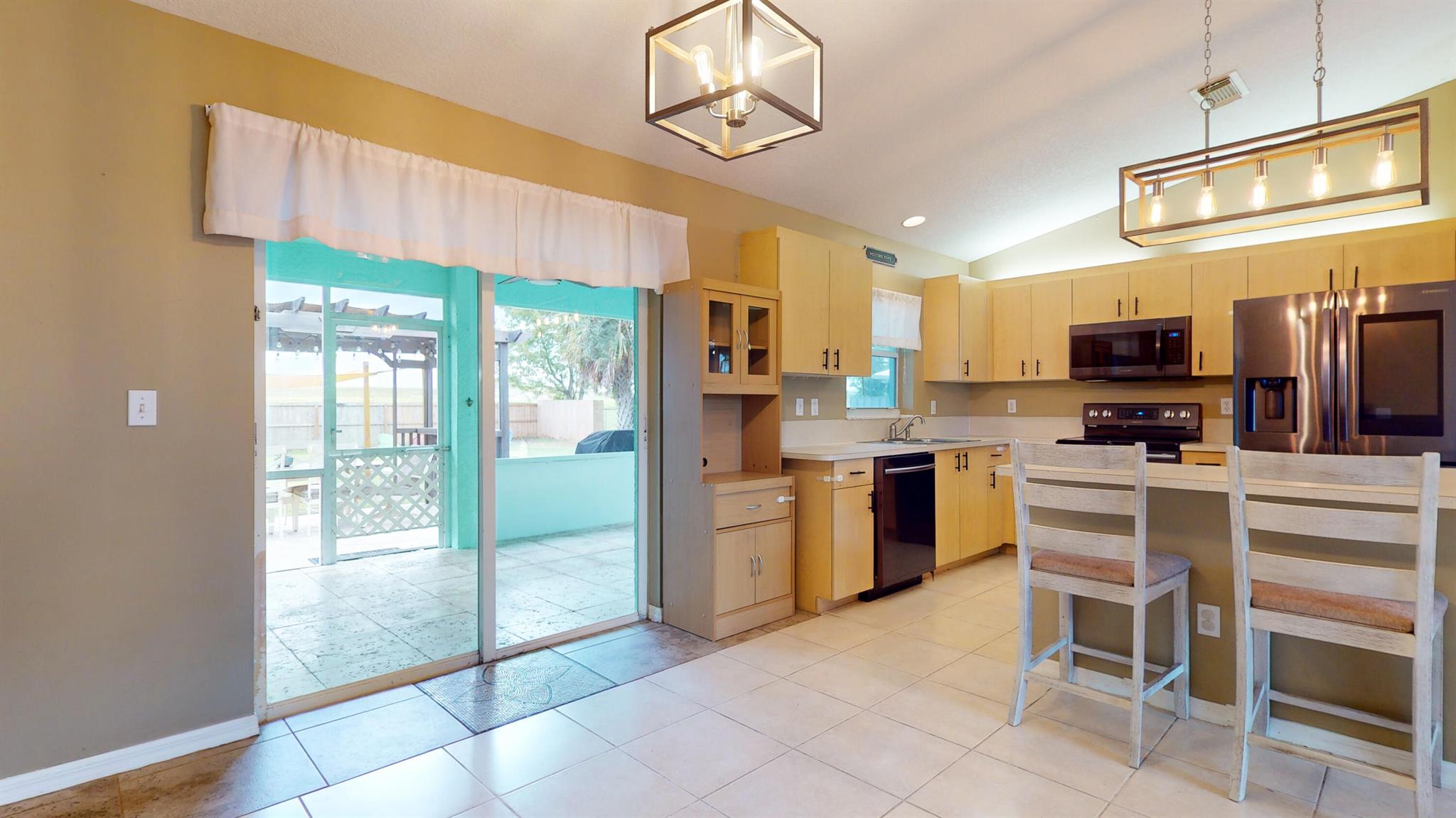 377 SW Kestor Drive