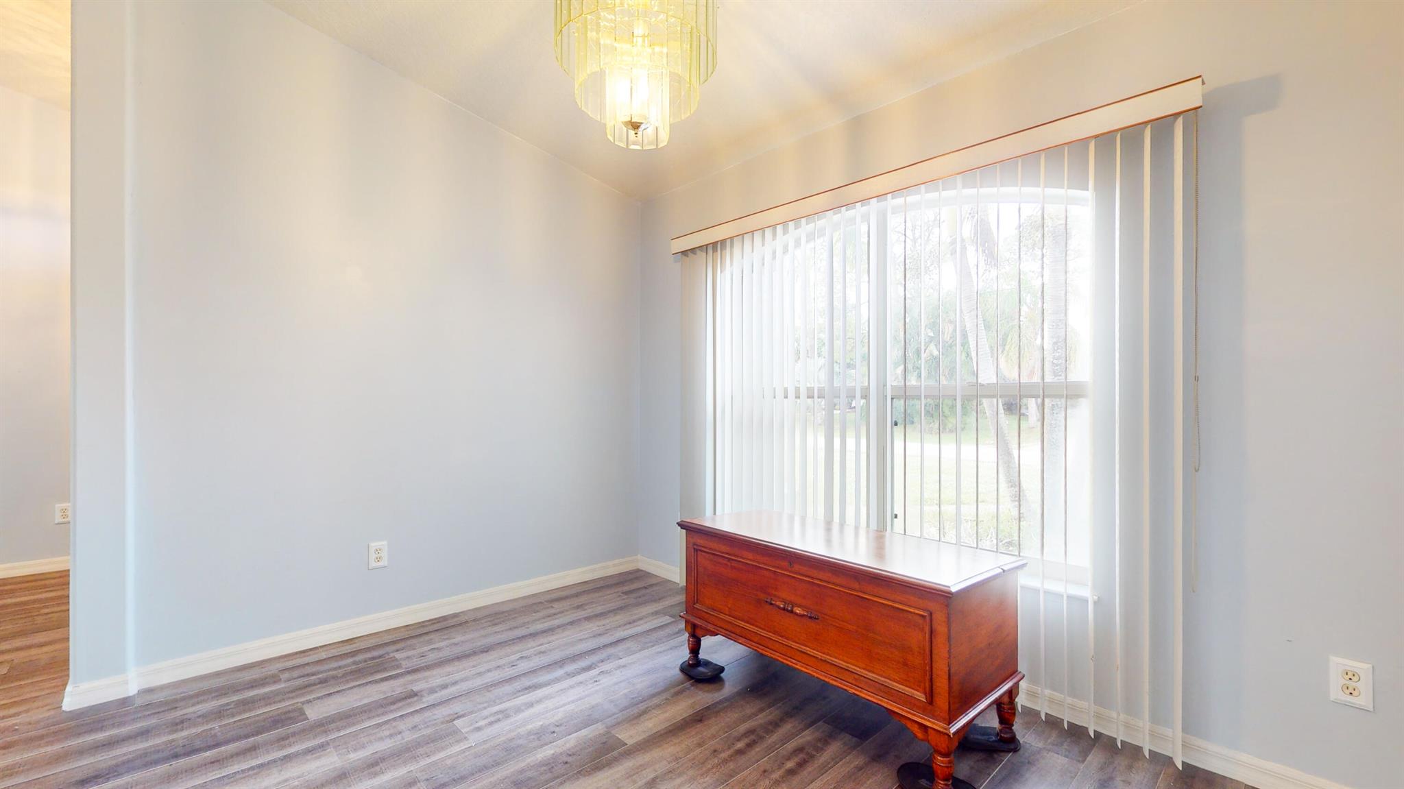 129 Larchmont Terrace