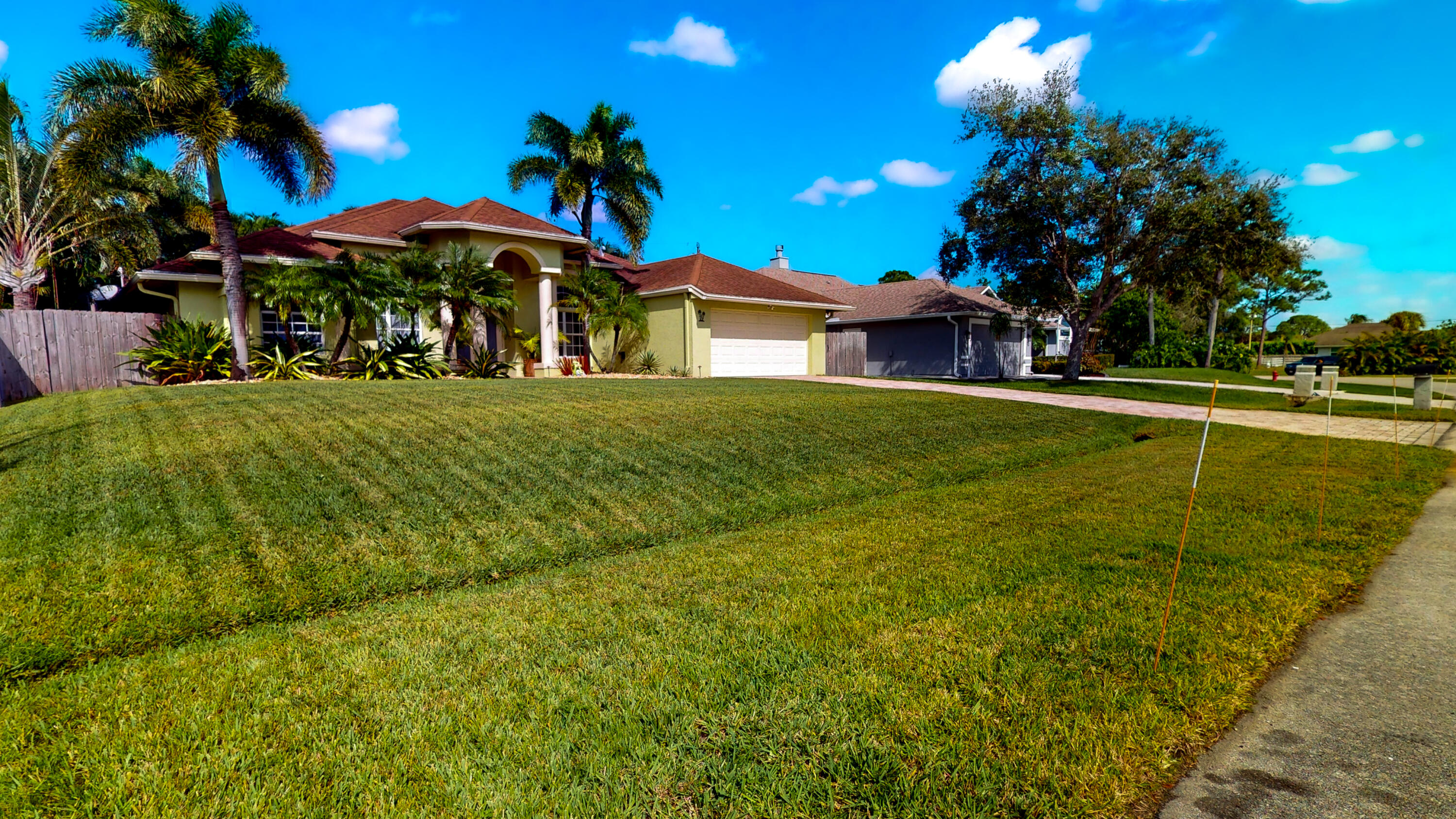 463 SW Ryder Road