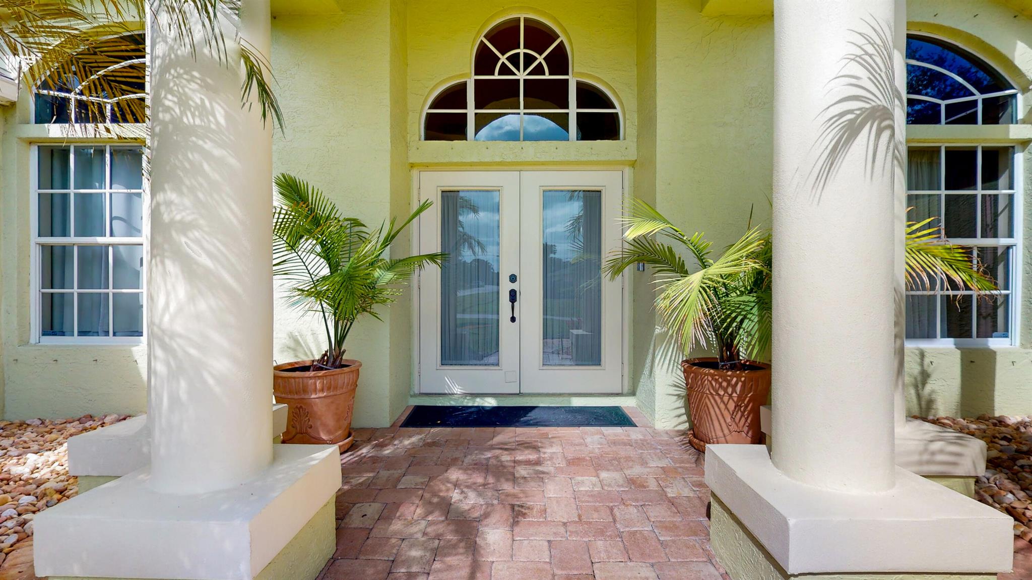 463 SW Ryder Road