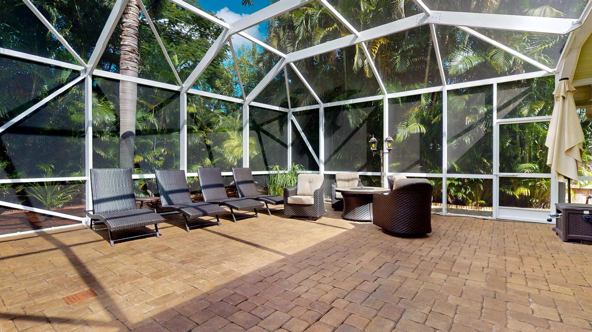 463 SW Ryder Road