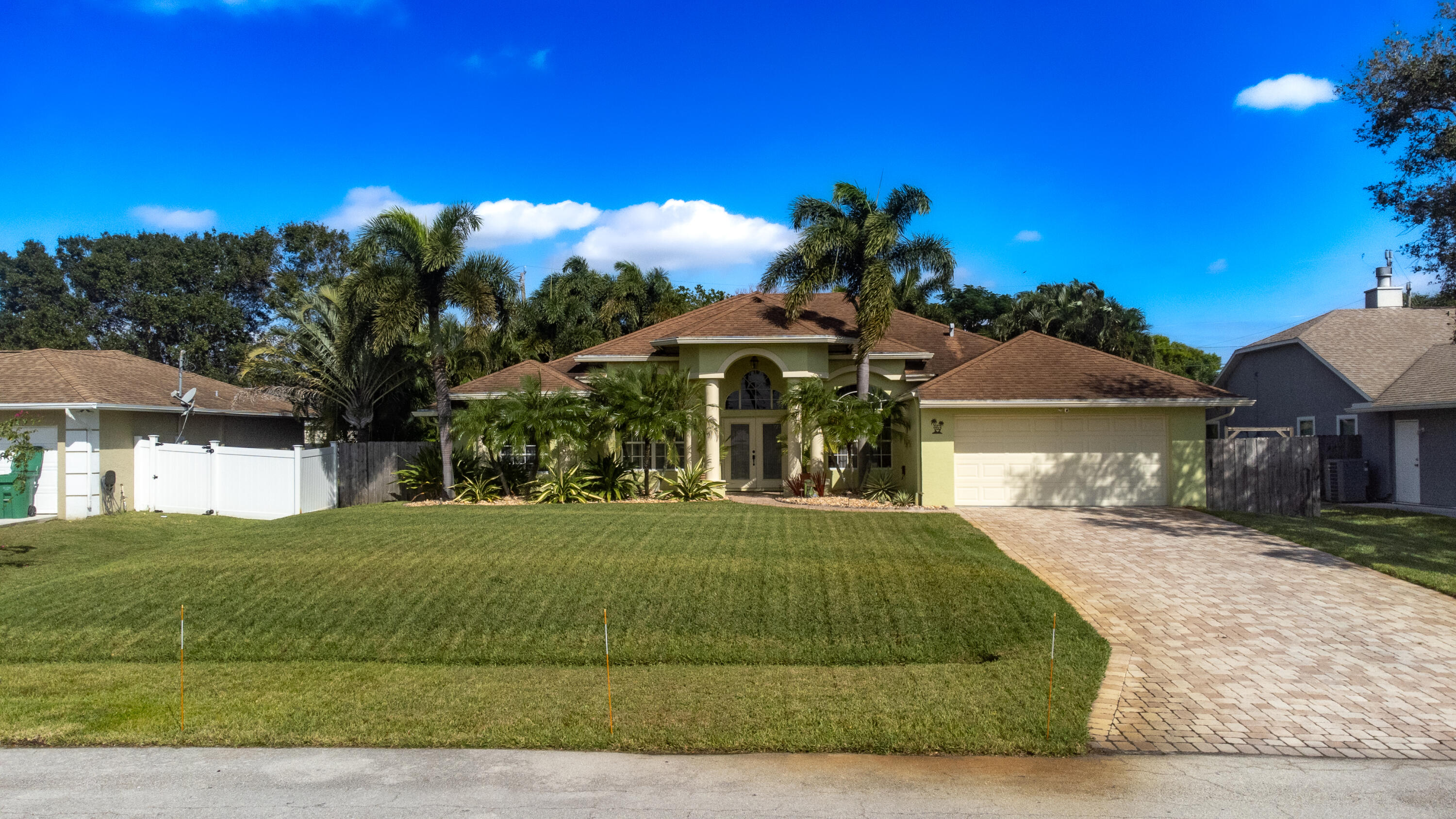 463 SW Ryder Road
