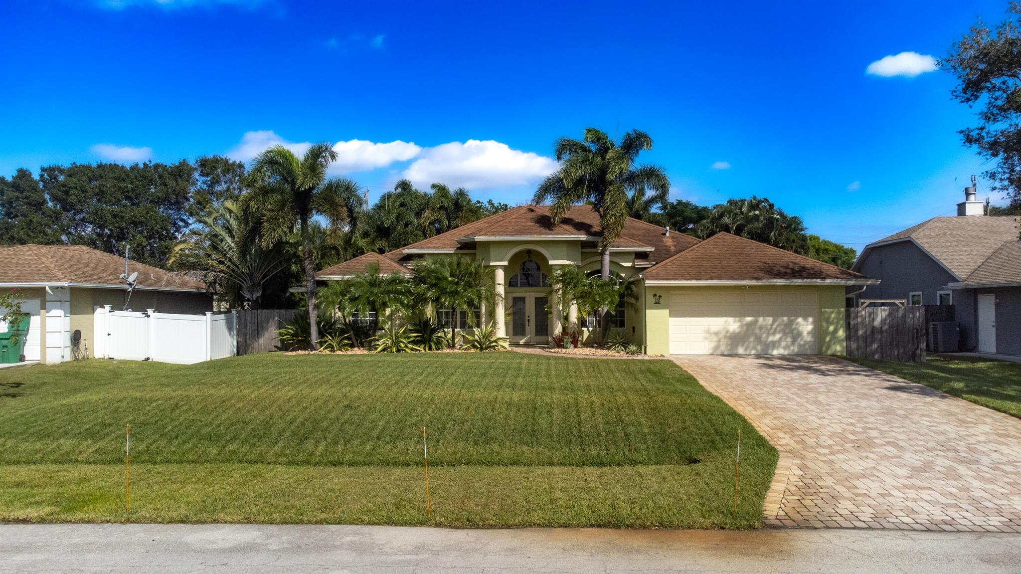 463 SW Ryder Road