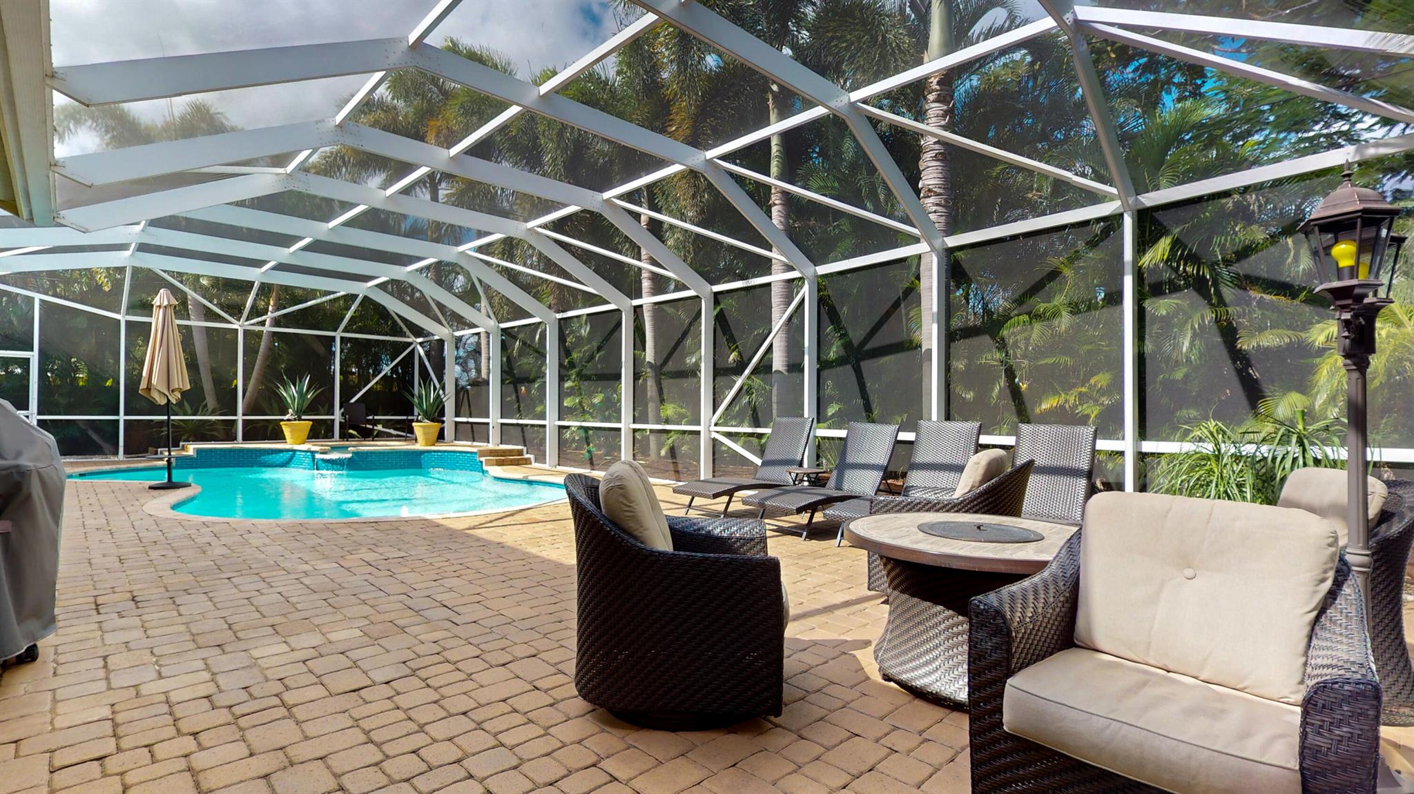 463 SW Ryder Road
