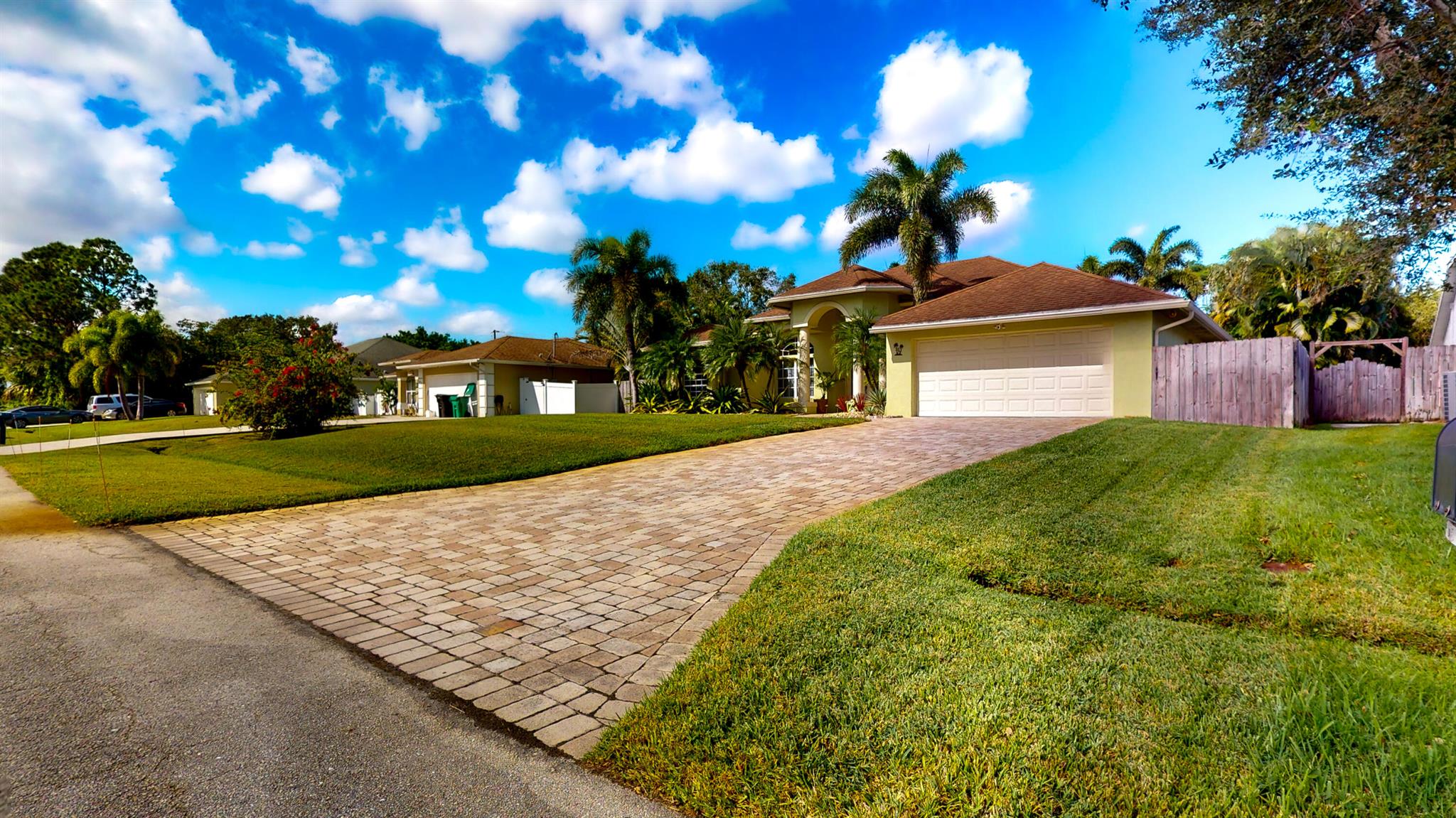 463 SW Ryder Road