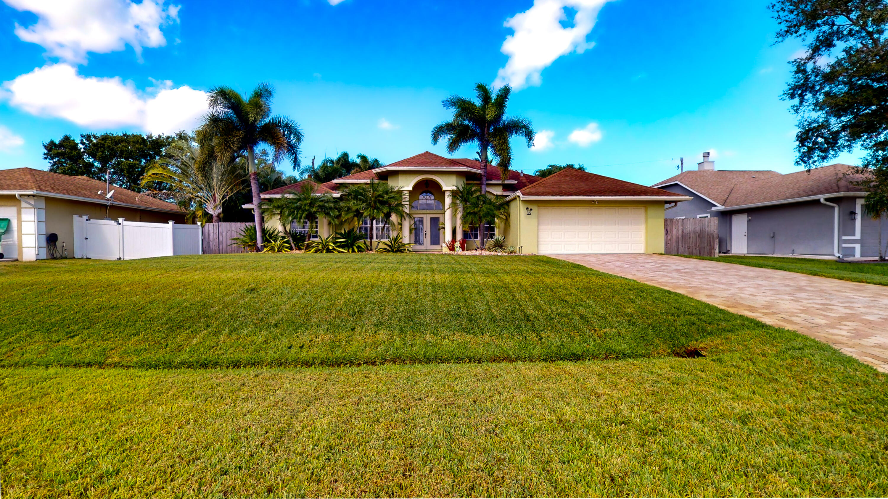 463 SW Ryder Road