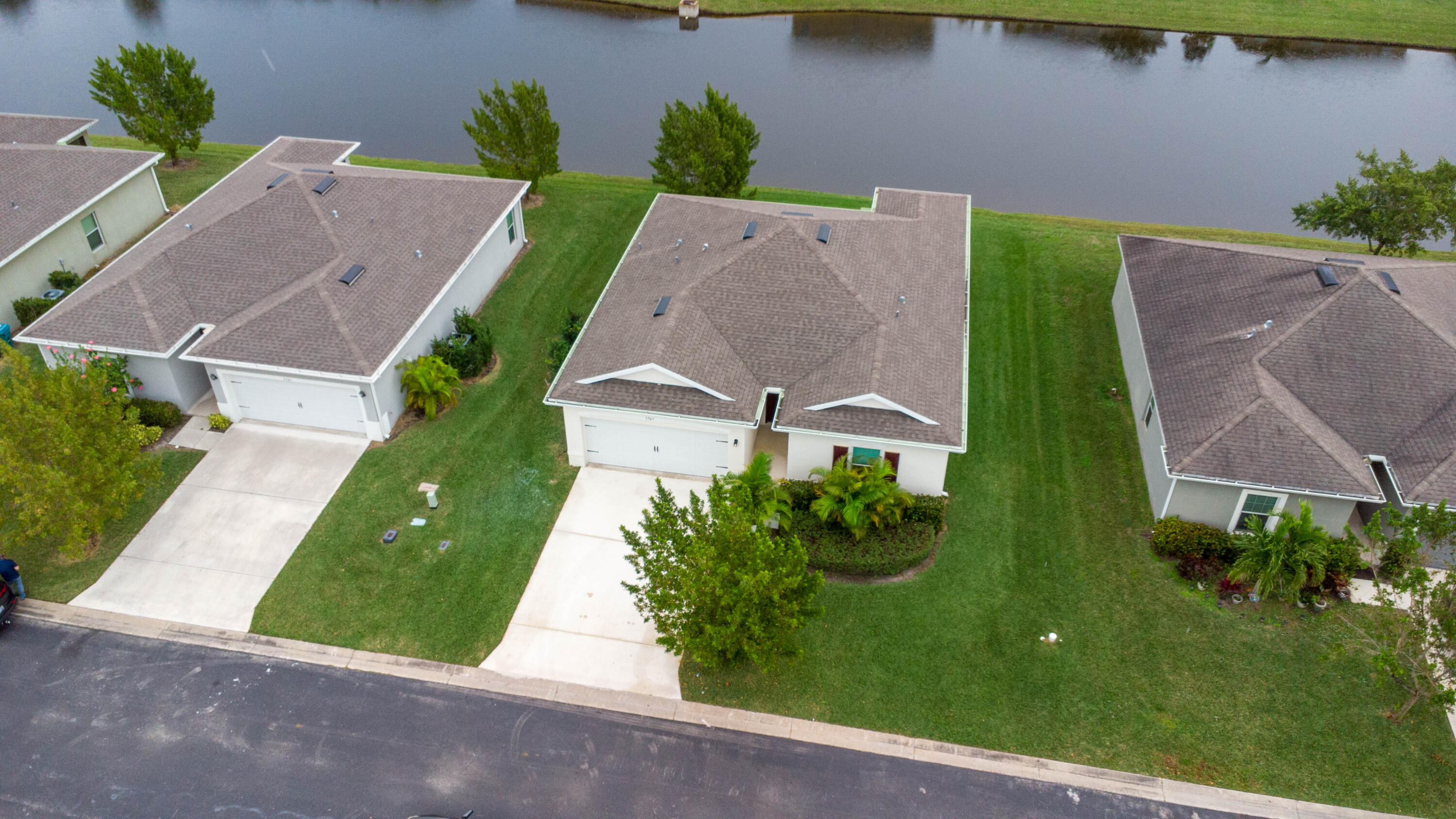 5365 Oakland Lake Circle