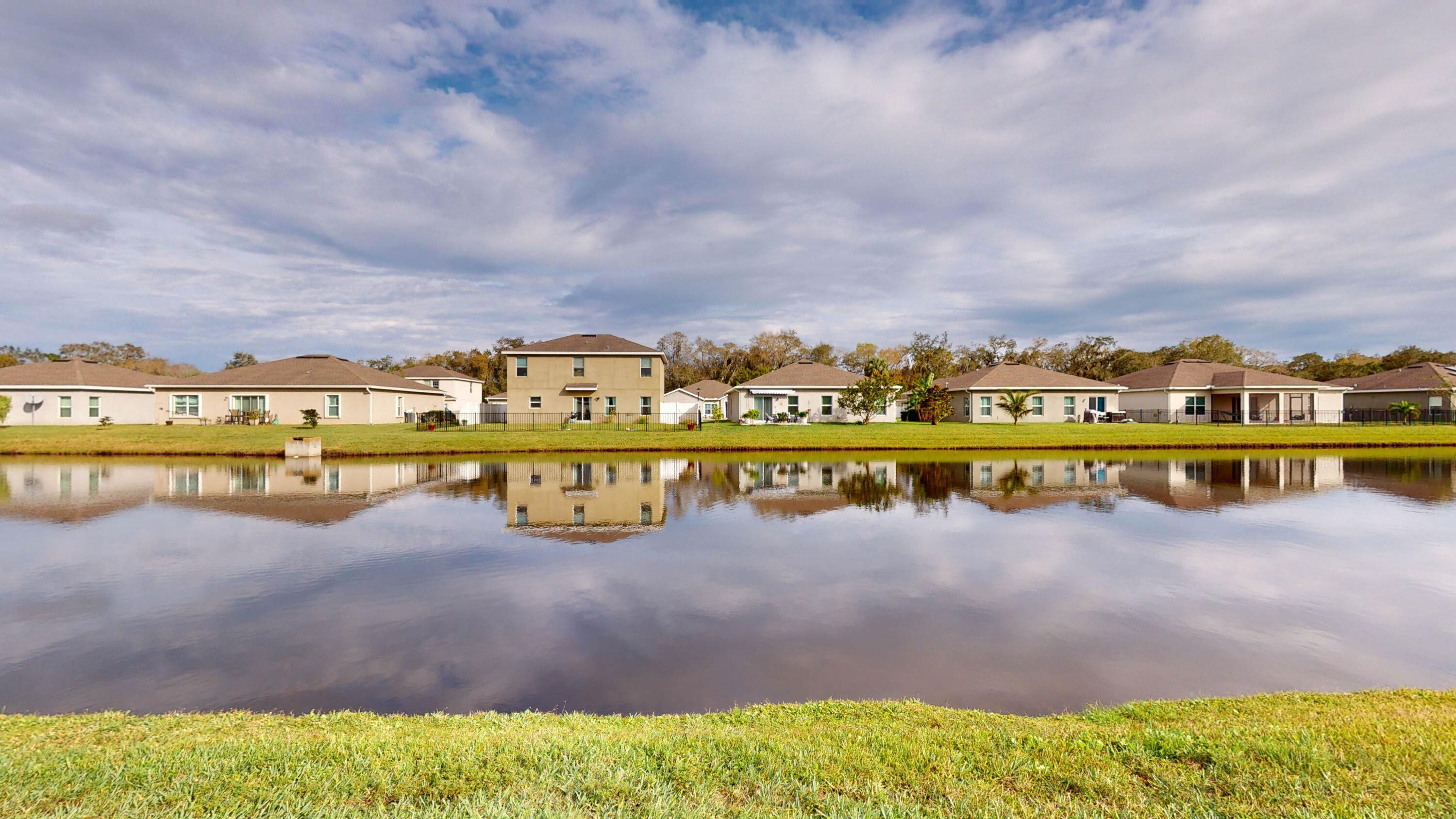 5365 Oakland Lake Circle