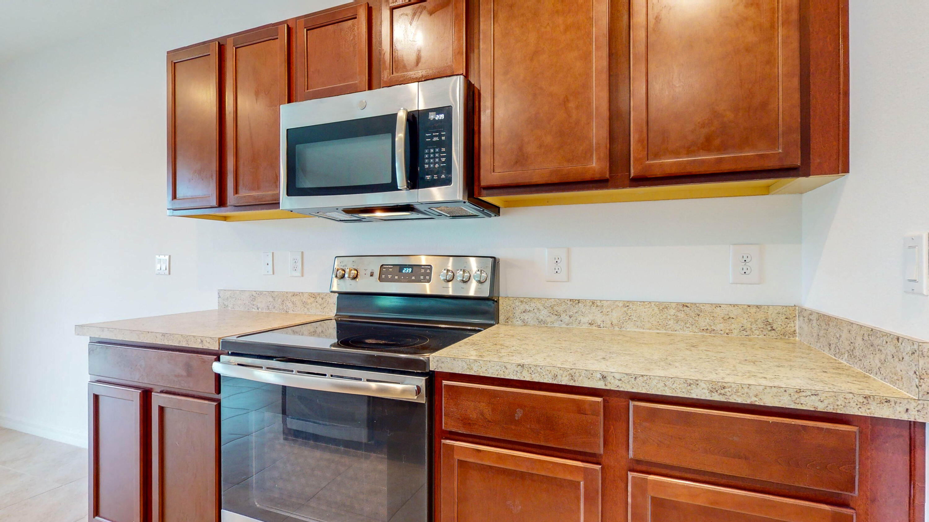 5365 Oakland Lake Circle