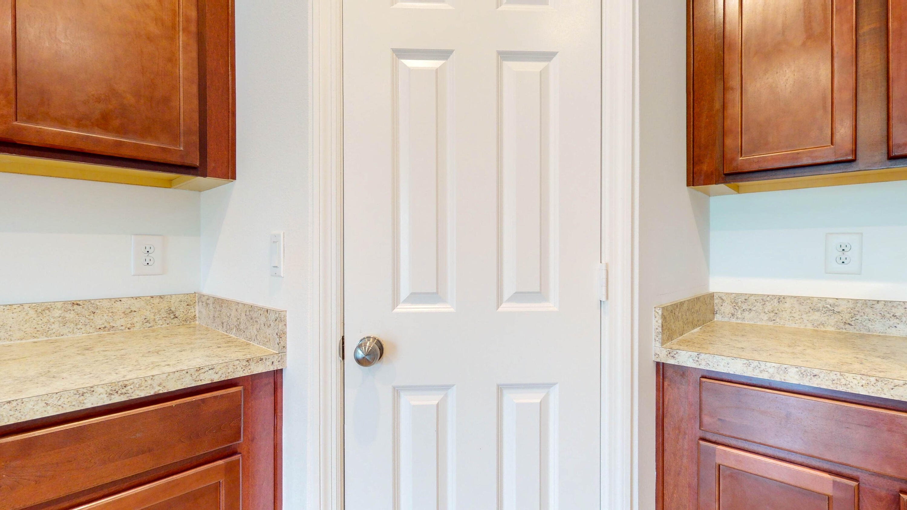 5365 Oakland Lake Circle