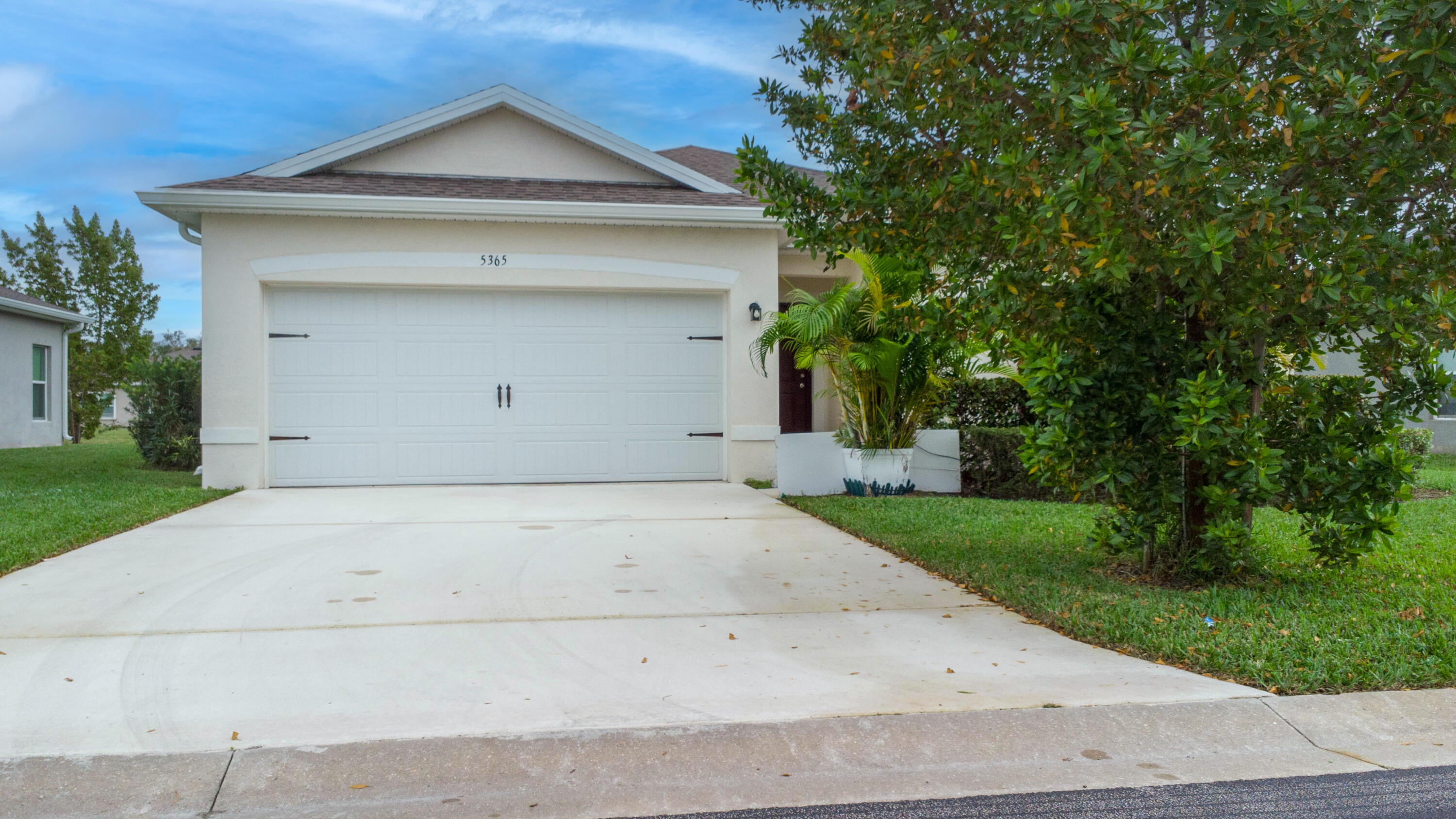 5365 Oakland Lake Circle