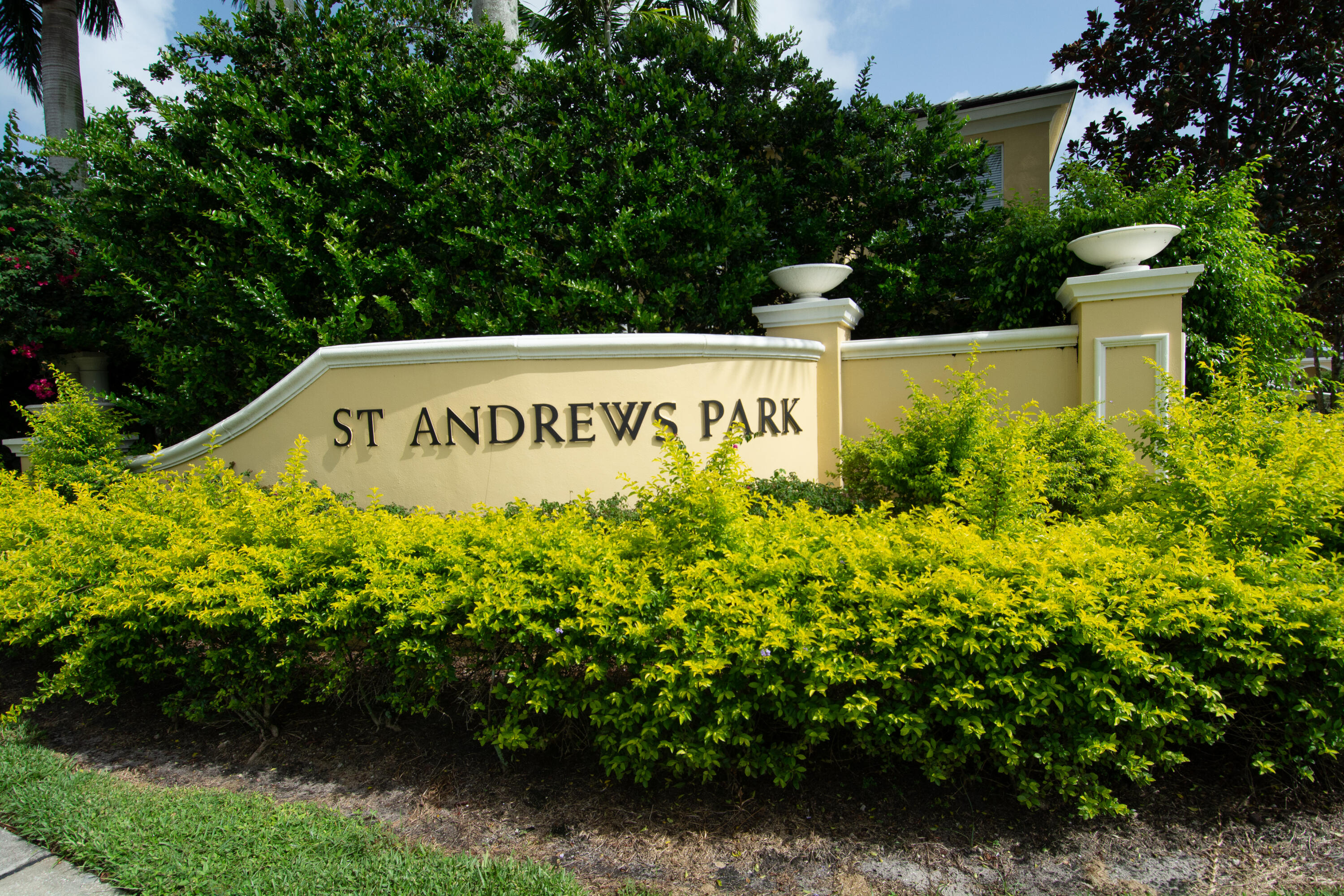 6152 NW Argyll Lane