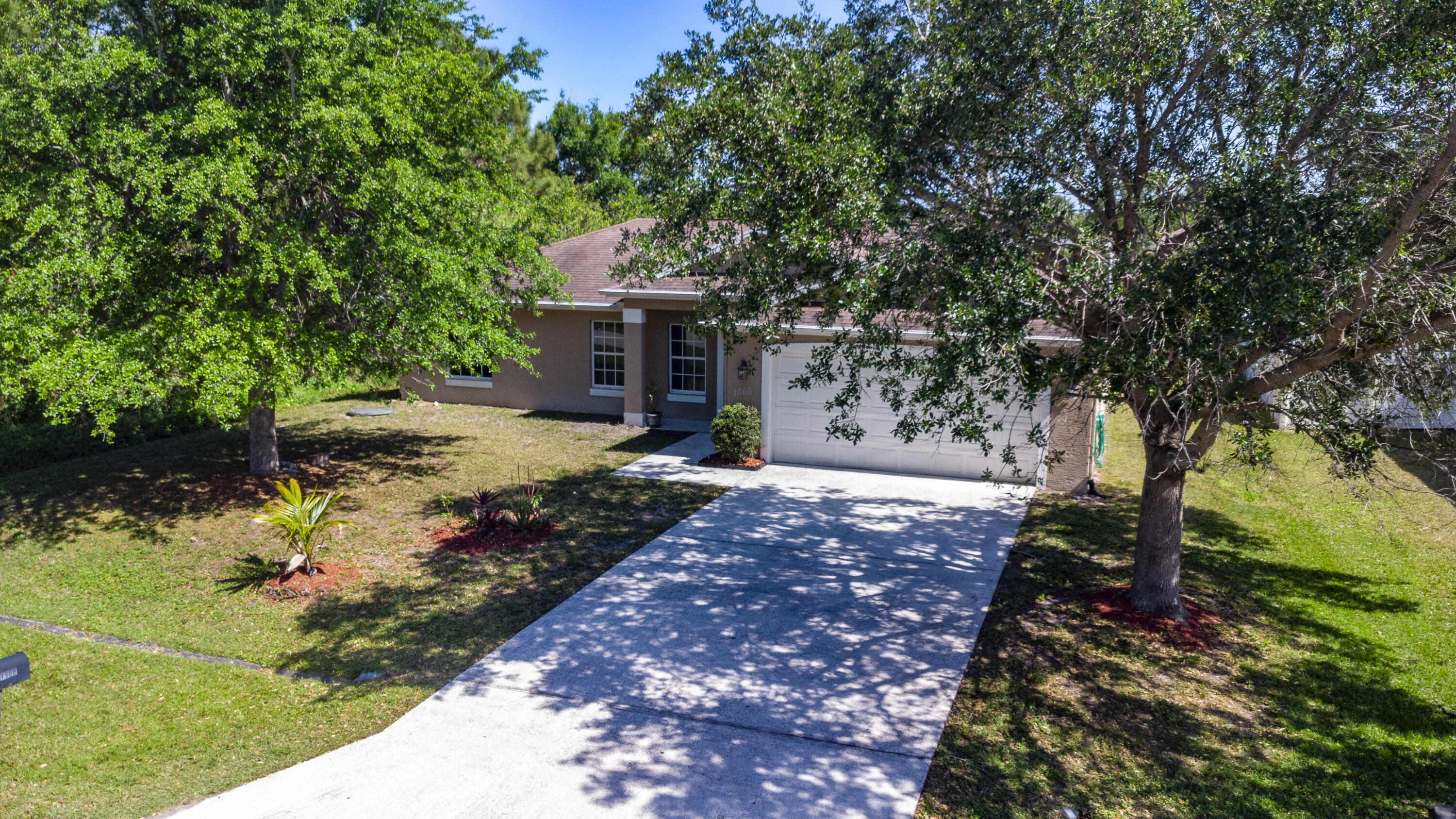 1866 SE Mandrake Circle