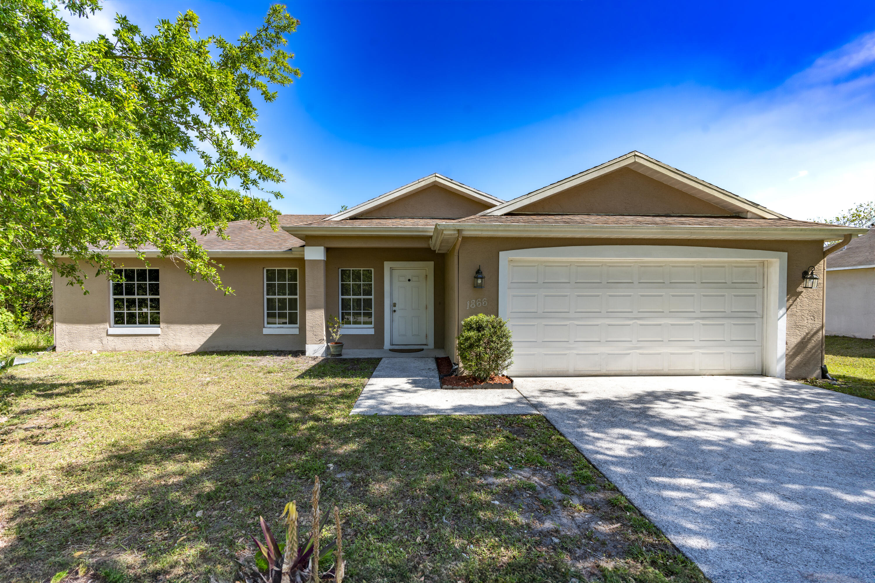 1866 SE Mandrake Circle