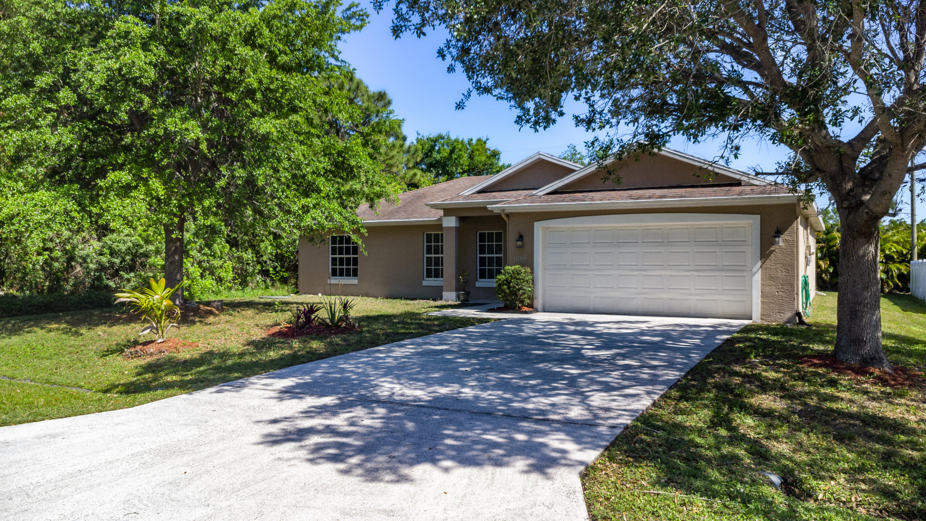 1866 SE Mandrake Circle