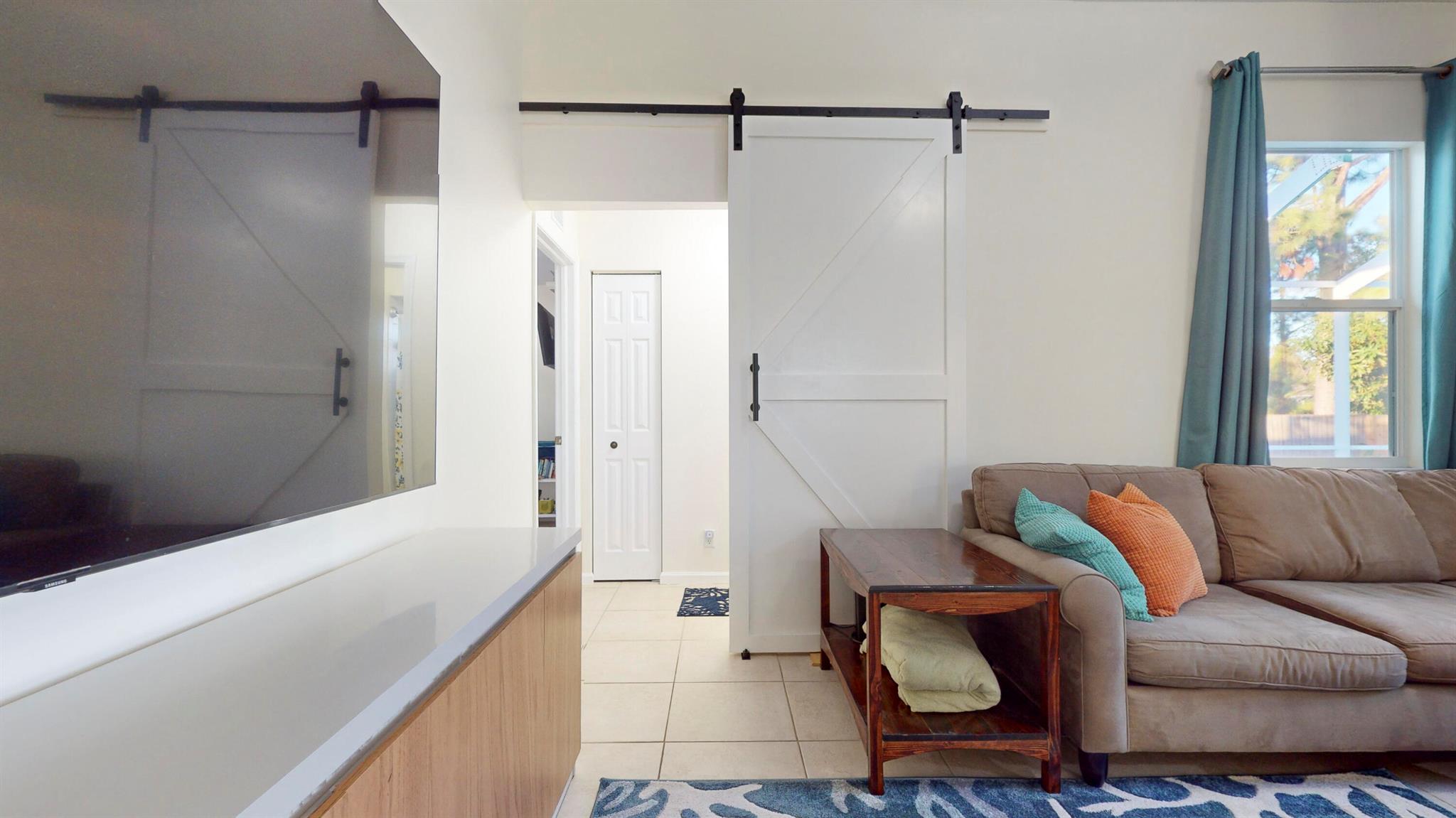 425 SW Dahled Avenue