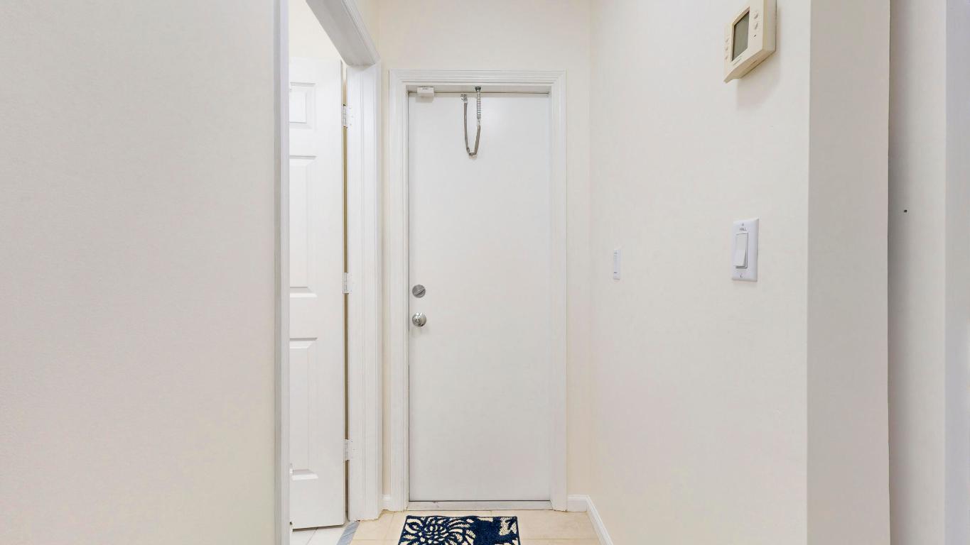 425 SW Dahled Avenue