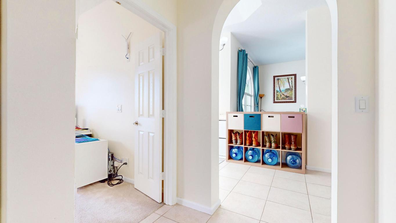 425 SW Dahled Avenue