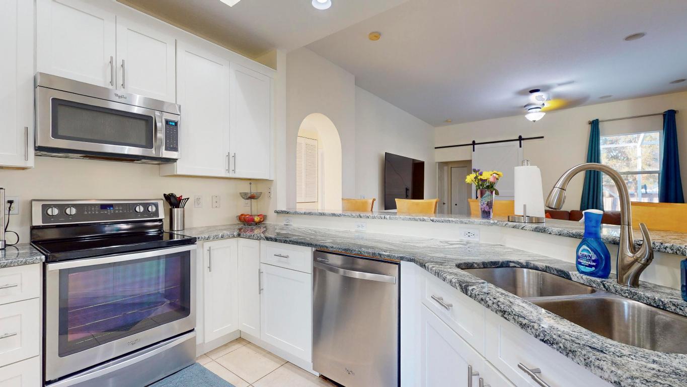 425 SW Dahled Avenue