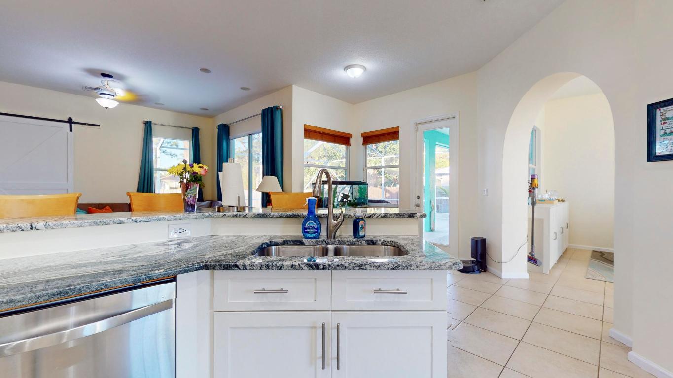 425 SW Dahled Avenue