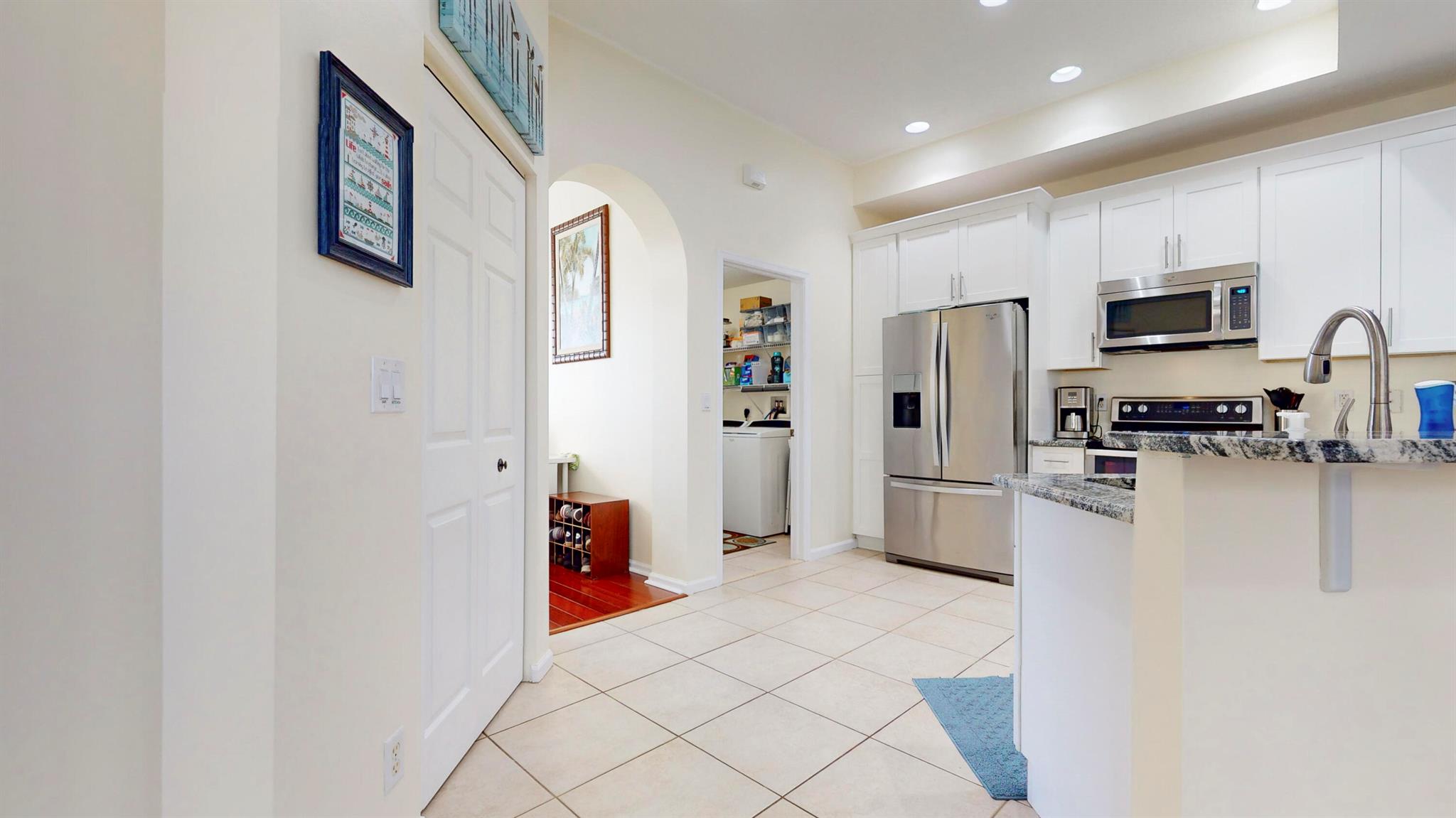 425 SW Dahled Avenue