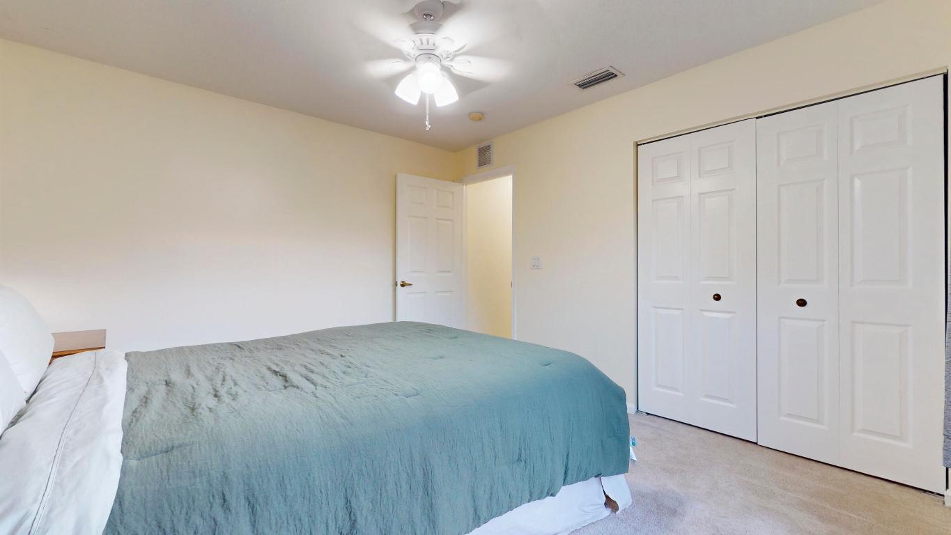 425 SW Dahled Avenue