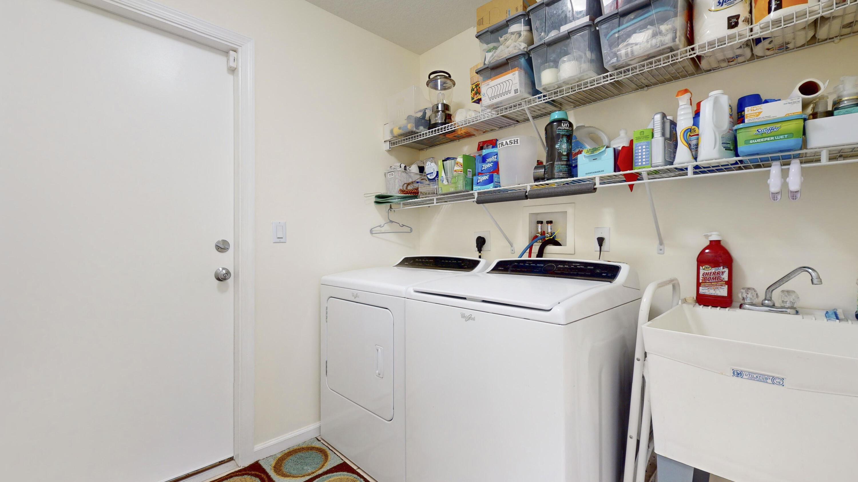 425 SW Dahled Avenue