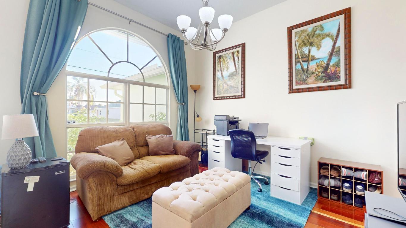 425 SW Dahled Avenue