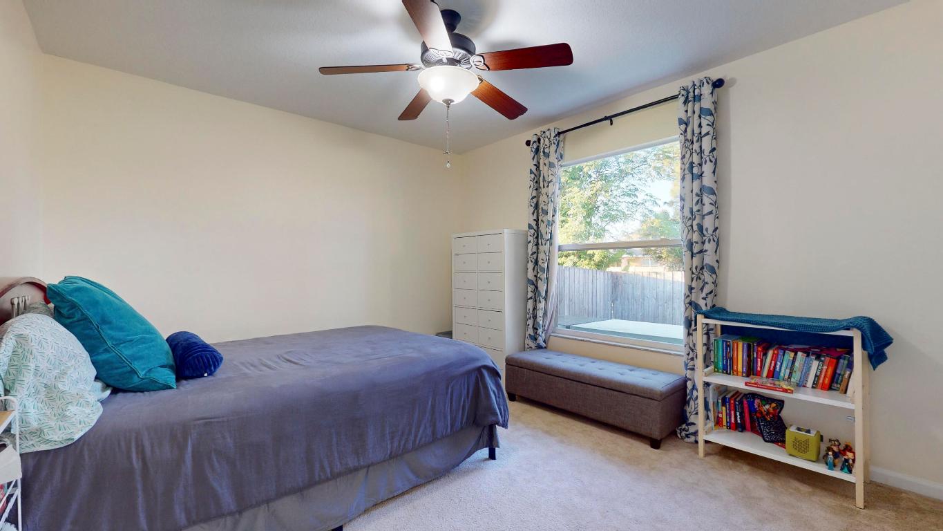 425 SW Dahled Avenue