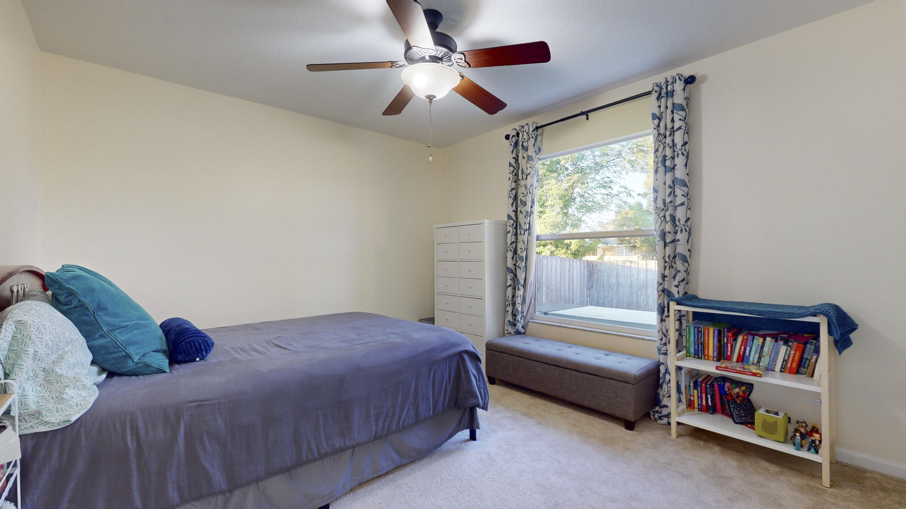 425 SW Dahled Avenue