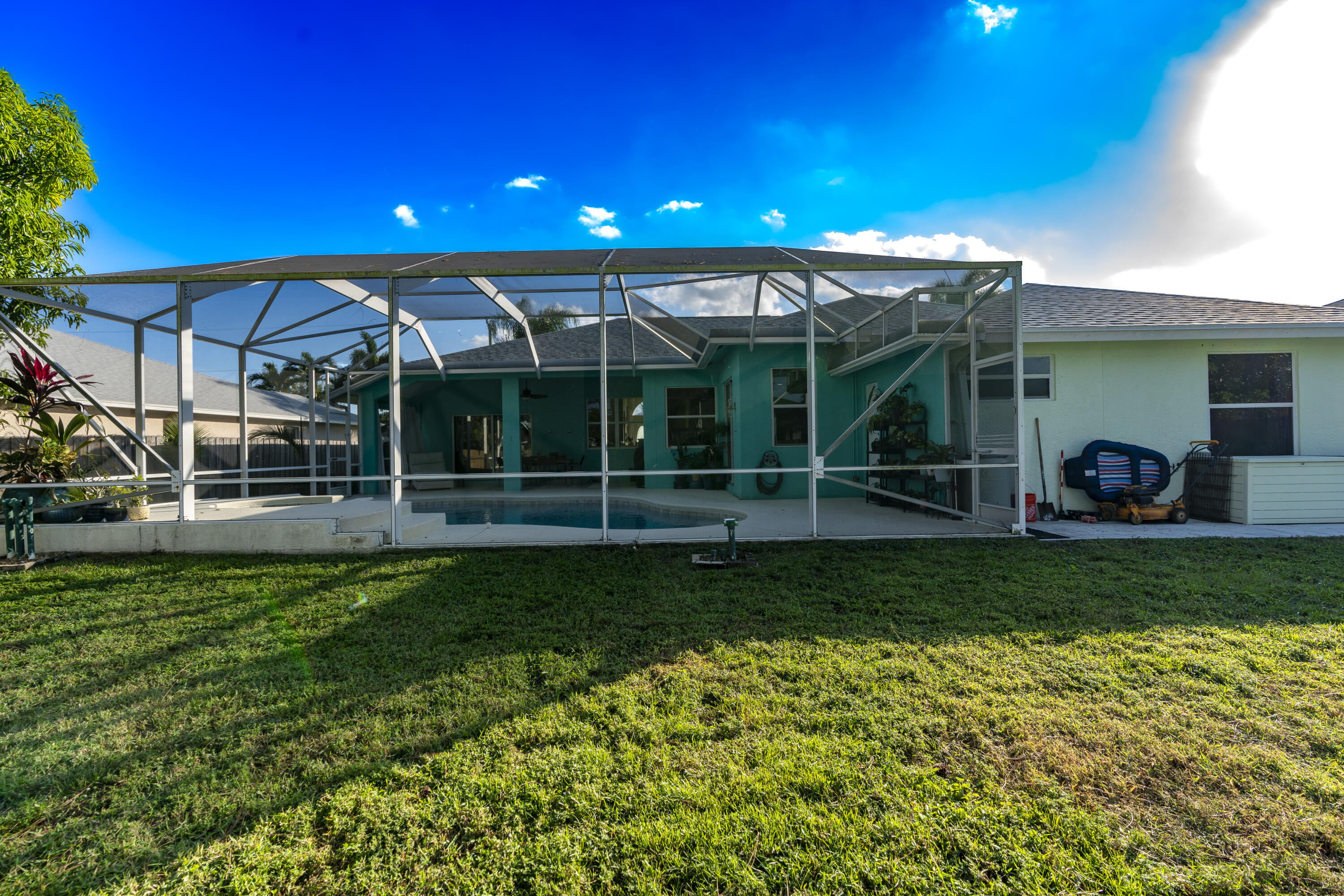 425 SW Dahled Avenue