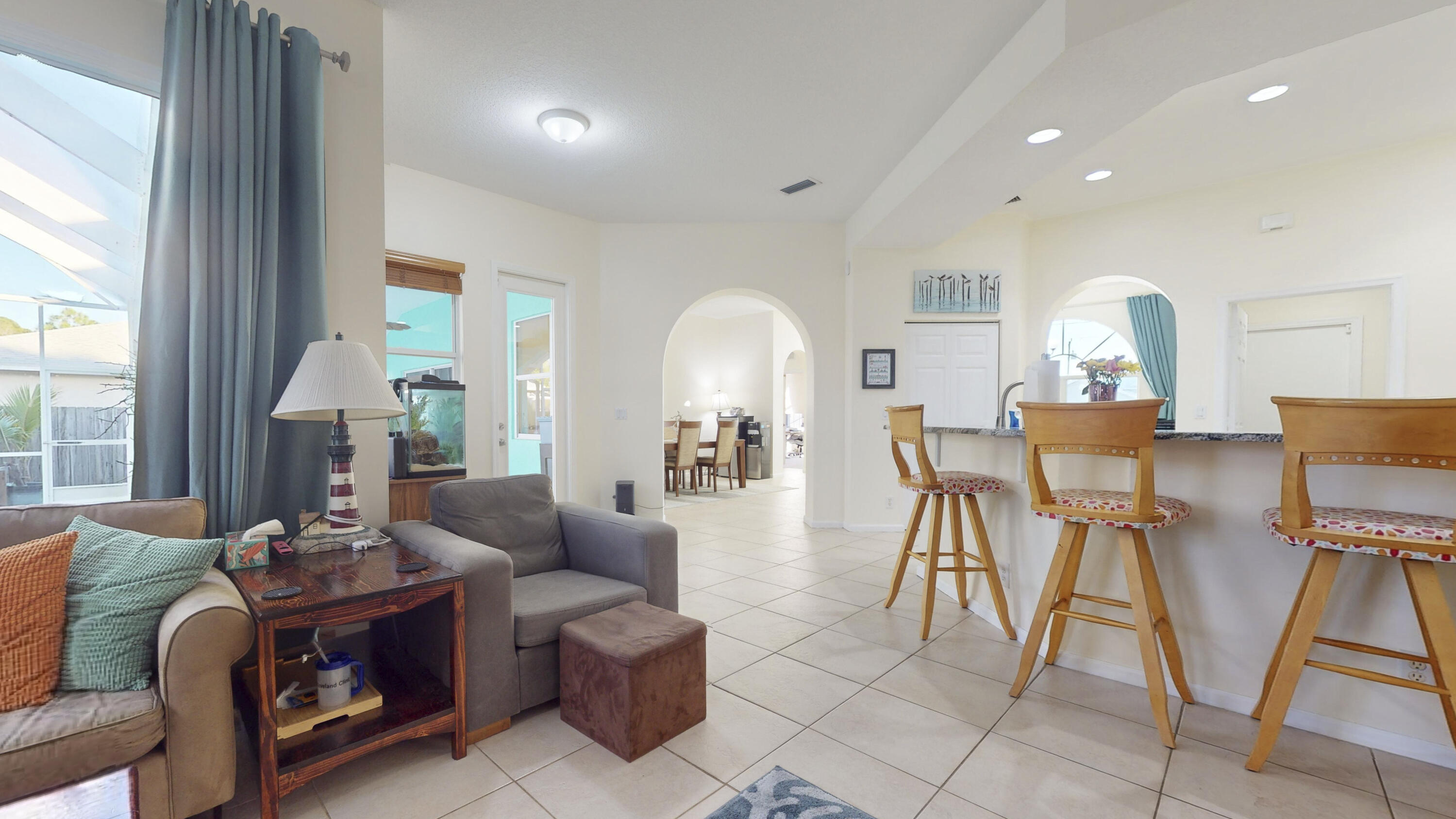 425 SW Dahled Avenue