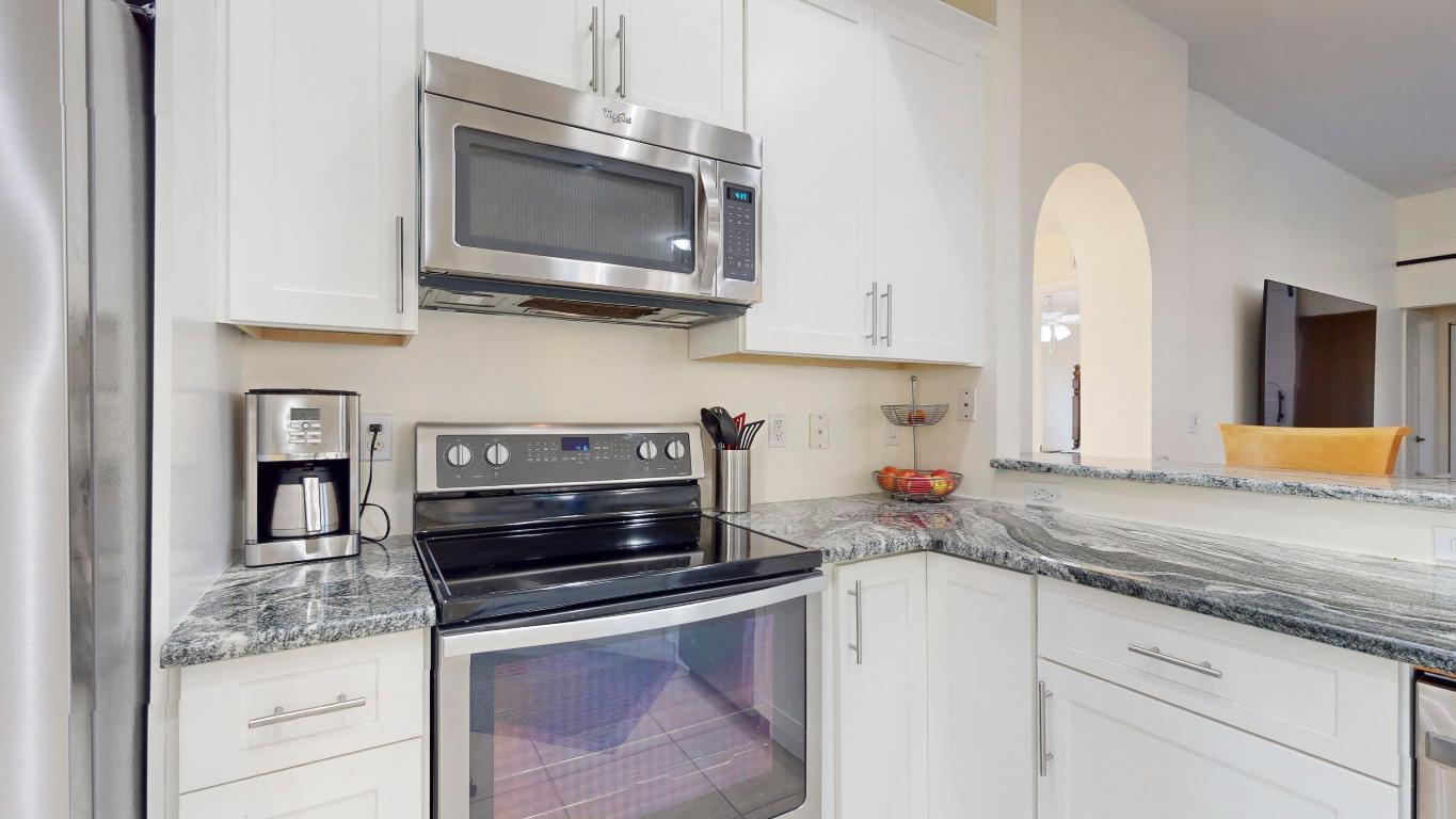 425 SW Dahled Avenue