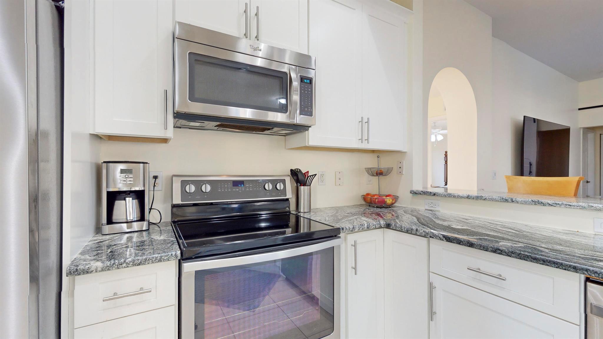 425 SW Dahled Avenue