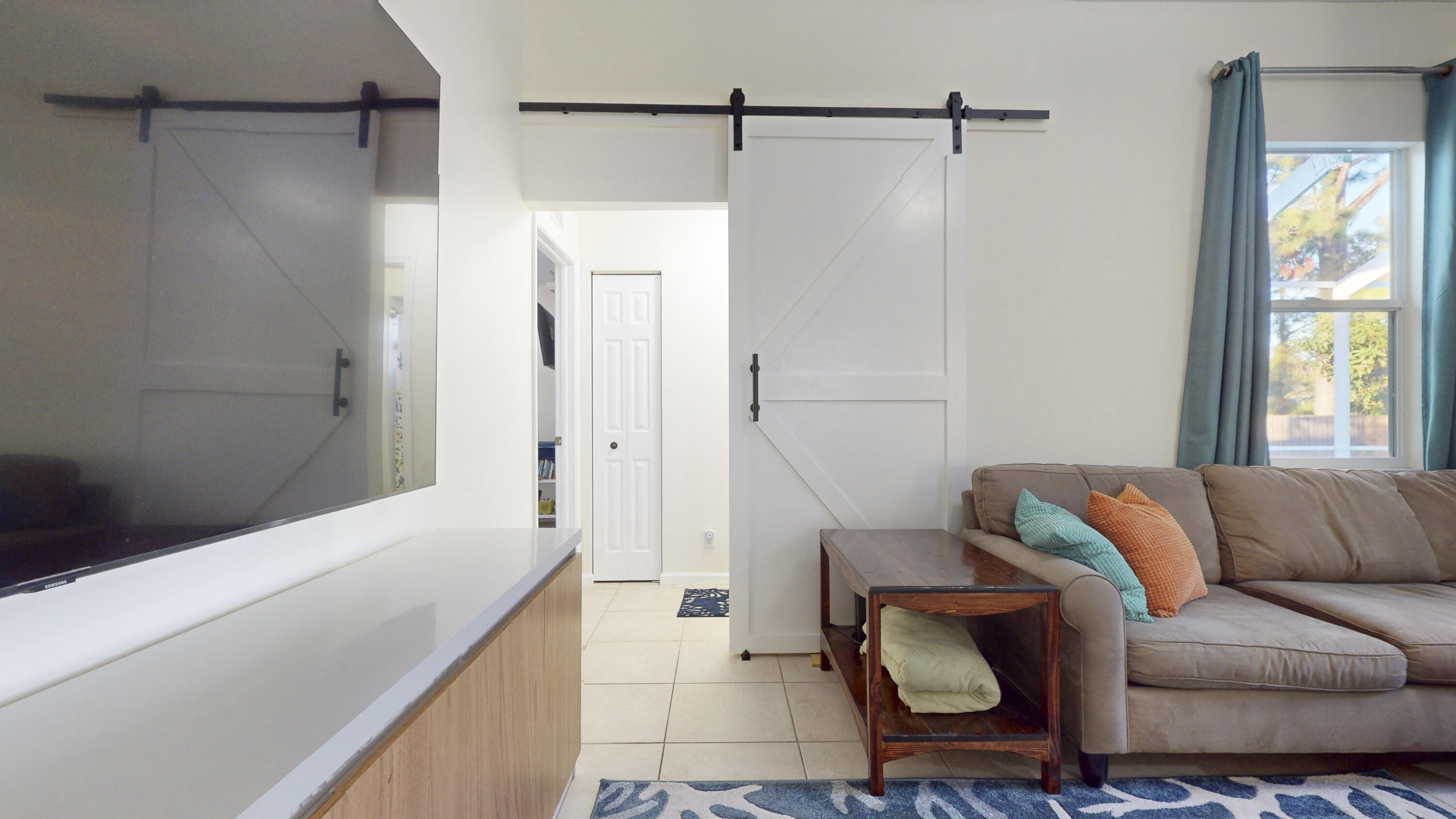 425 SW Dahled Avenue