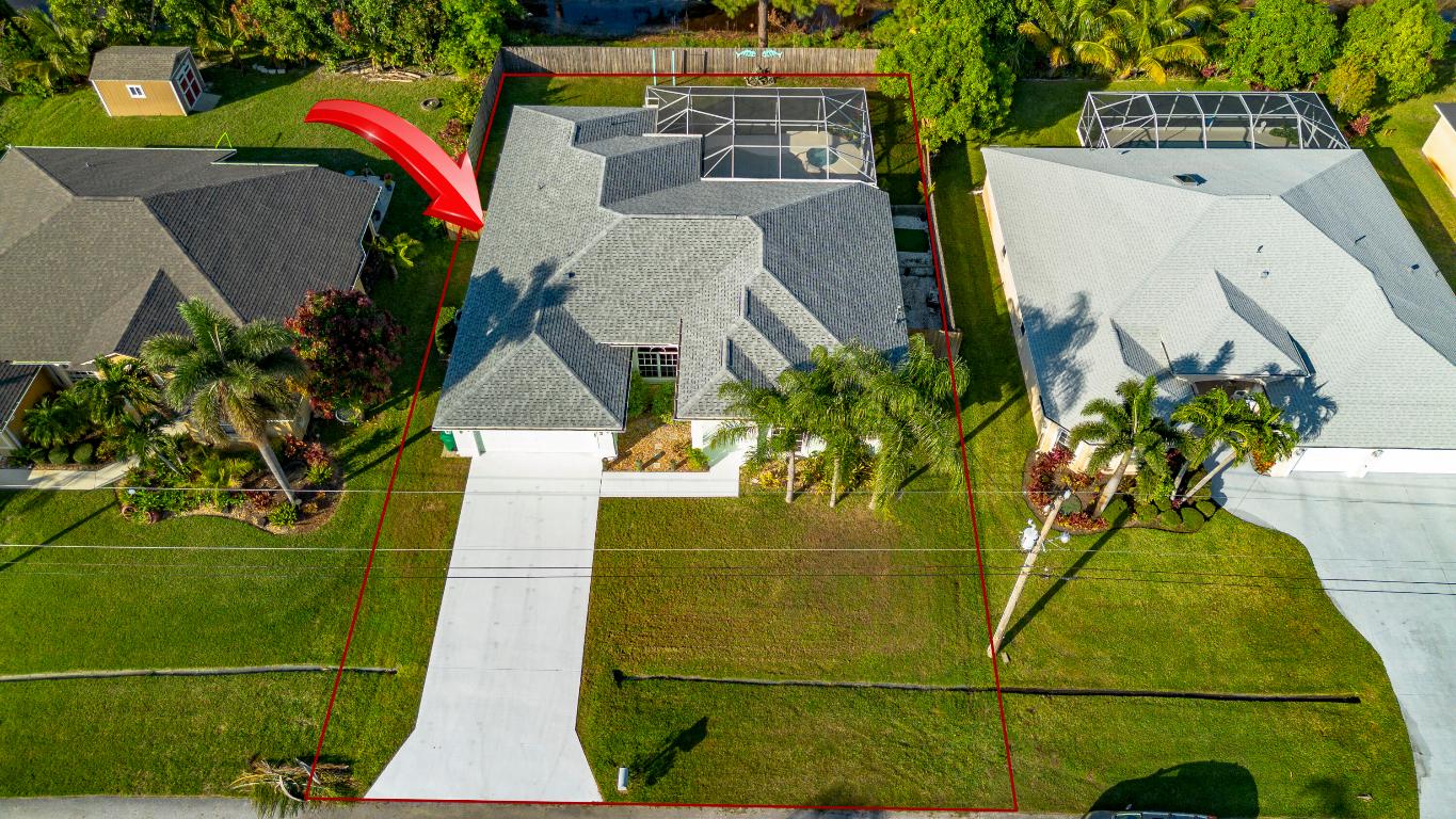 425 SW Dahled Avenue