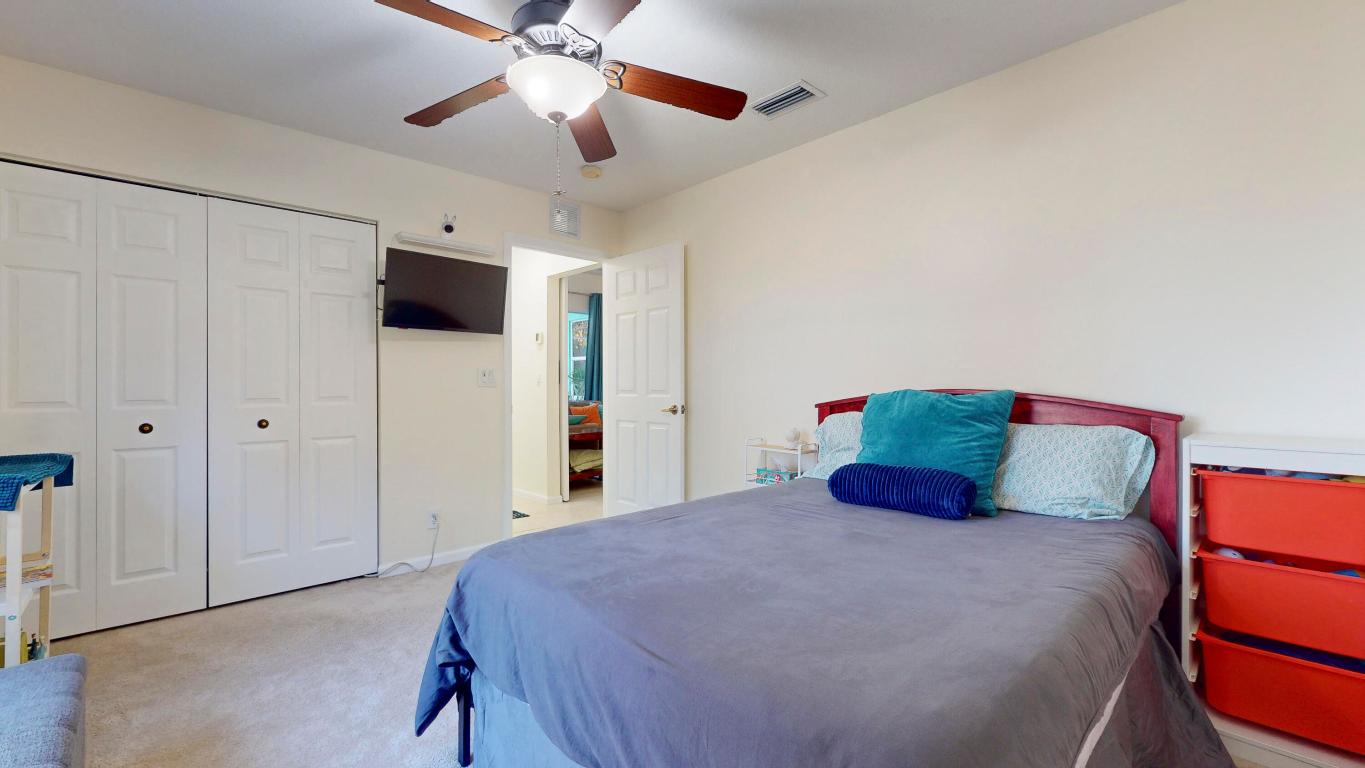 425 SW Dahled Avenue