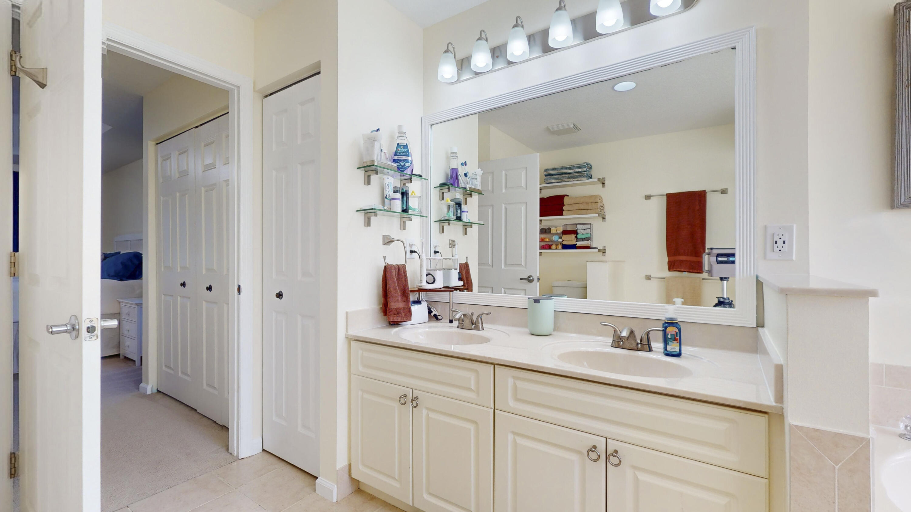 425 SW Dahled Avenue