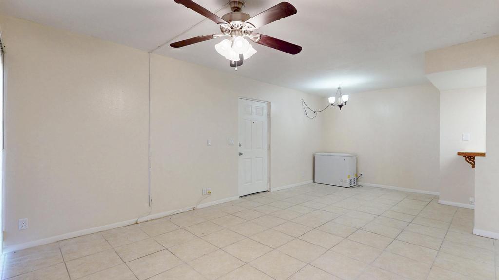1530 SE Royal Green Circle N105