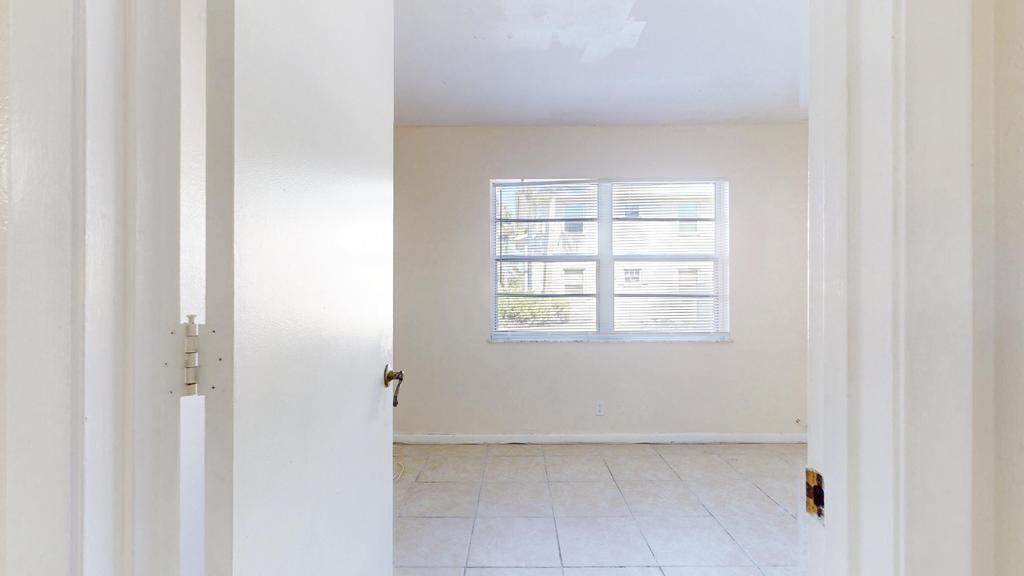 1530 SE Royal Green Circle N105
