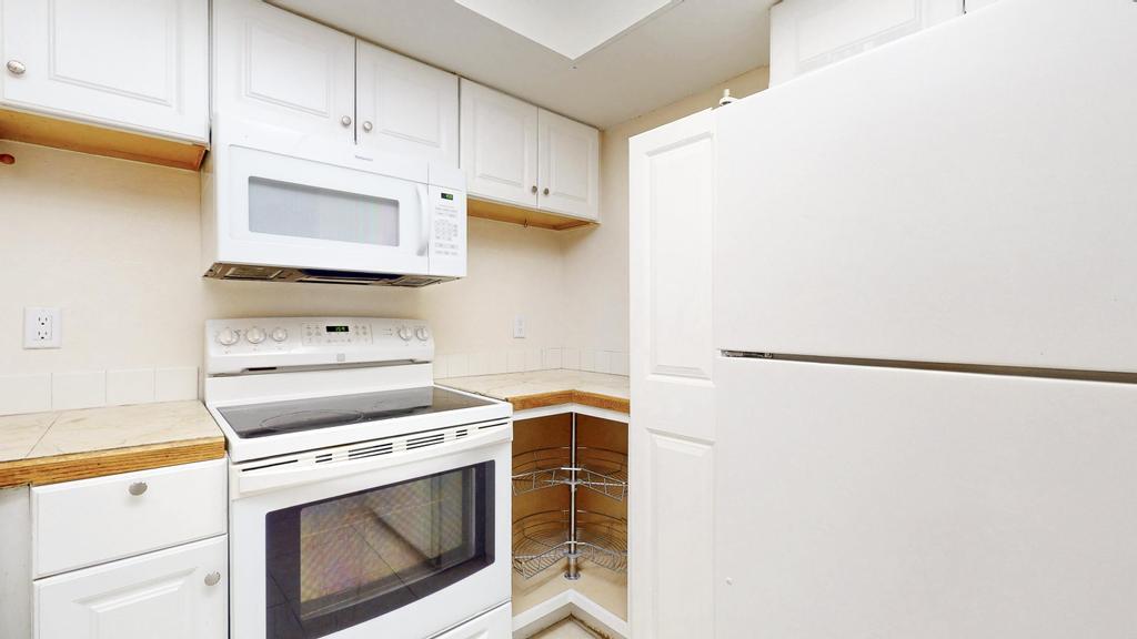 1530 SE Royal Green Circle N105