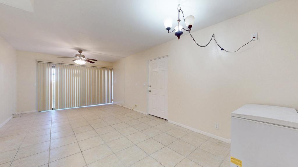 1530 SE Royal Green Circle N105