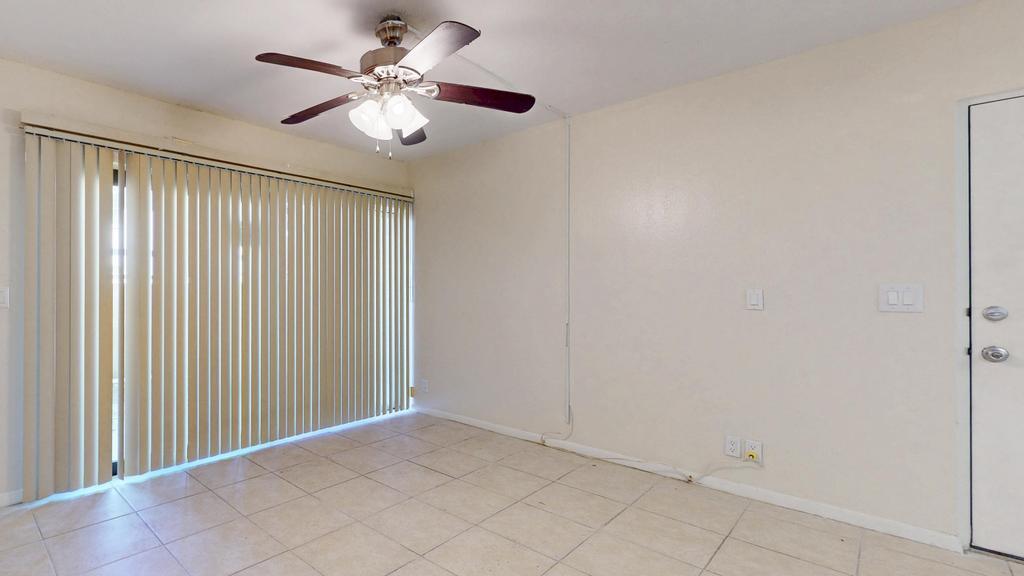 1530 SE Royal Green Circle N105