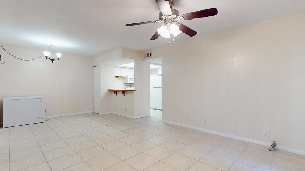 1530 SE Royal Green Circle N105