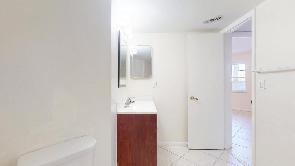 1530 SE Royal Green Circle N105